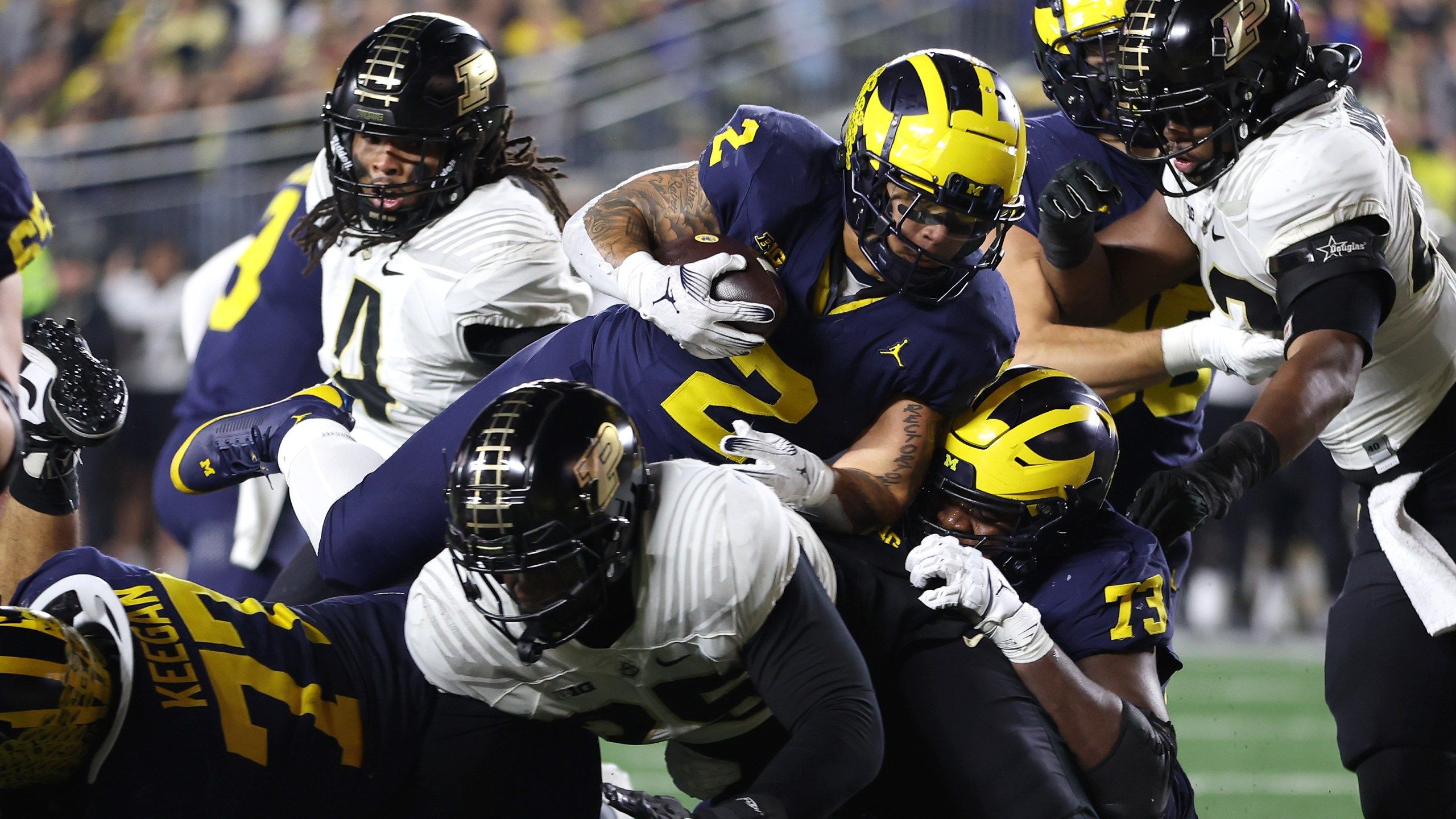 2560x1440 No. 2 Michigan Routs Purdue 41 13