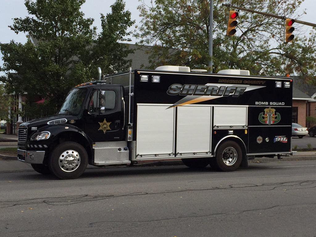 1024x768 Sheriff Truck Wallpaper