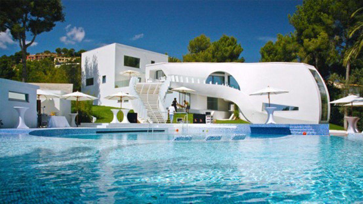 1200x674 Free download Luxury House HD Wallpaper cool house designs [1200x674] for your Desktop, Mobile & Tablet. Explore Luxury Home Wallpaper. Luxury Wallpaper for Walls, Desktop Wallpaper for Houses, Luxury Bathroom Wallpaper