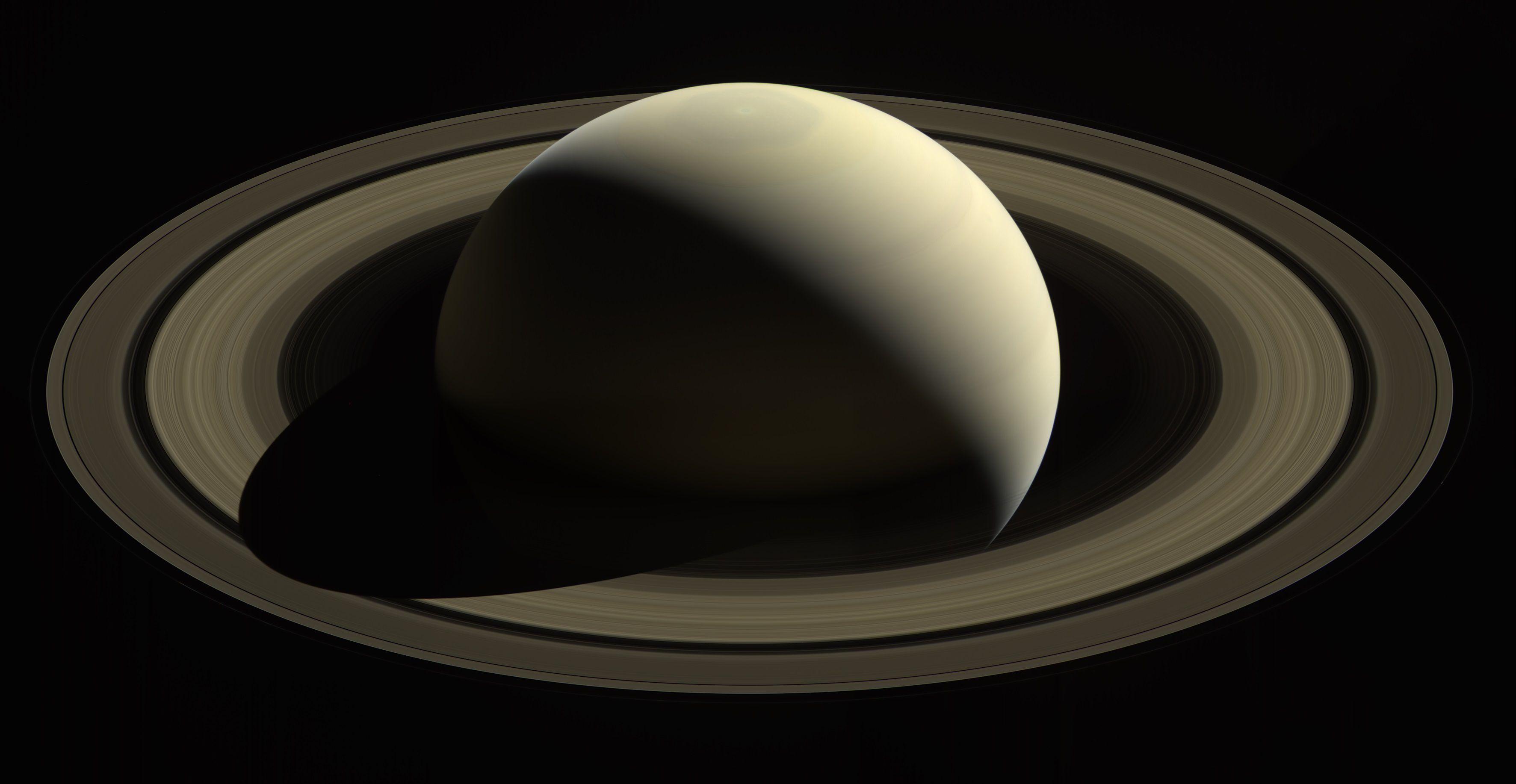 3545x1834 Incredible Image of Saturn