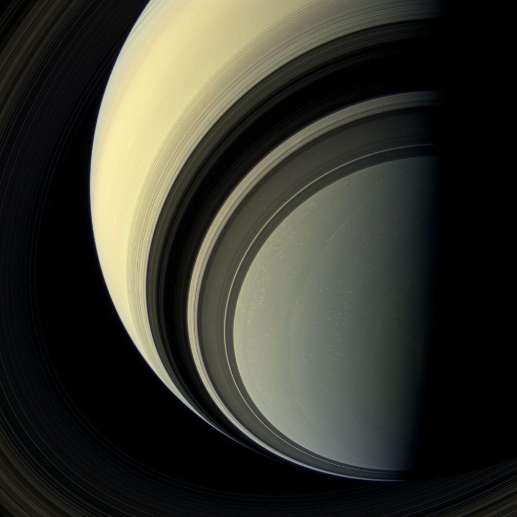 1009x1009 Saturn Photo: Latest Image from NASA's Cassini Orbiter