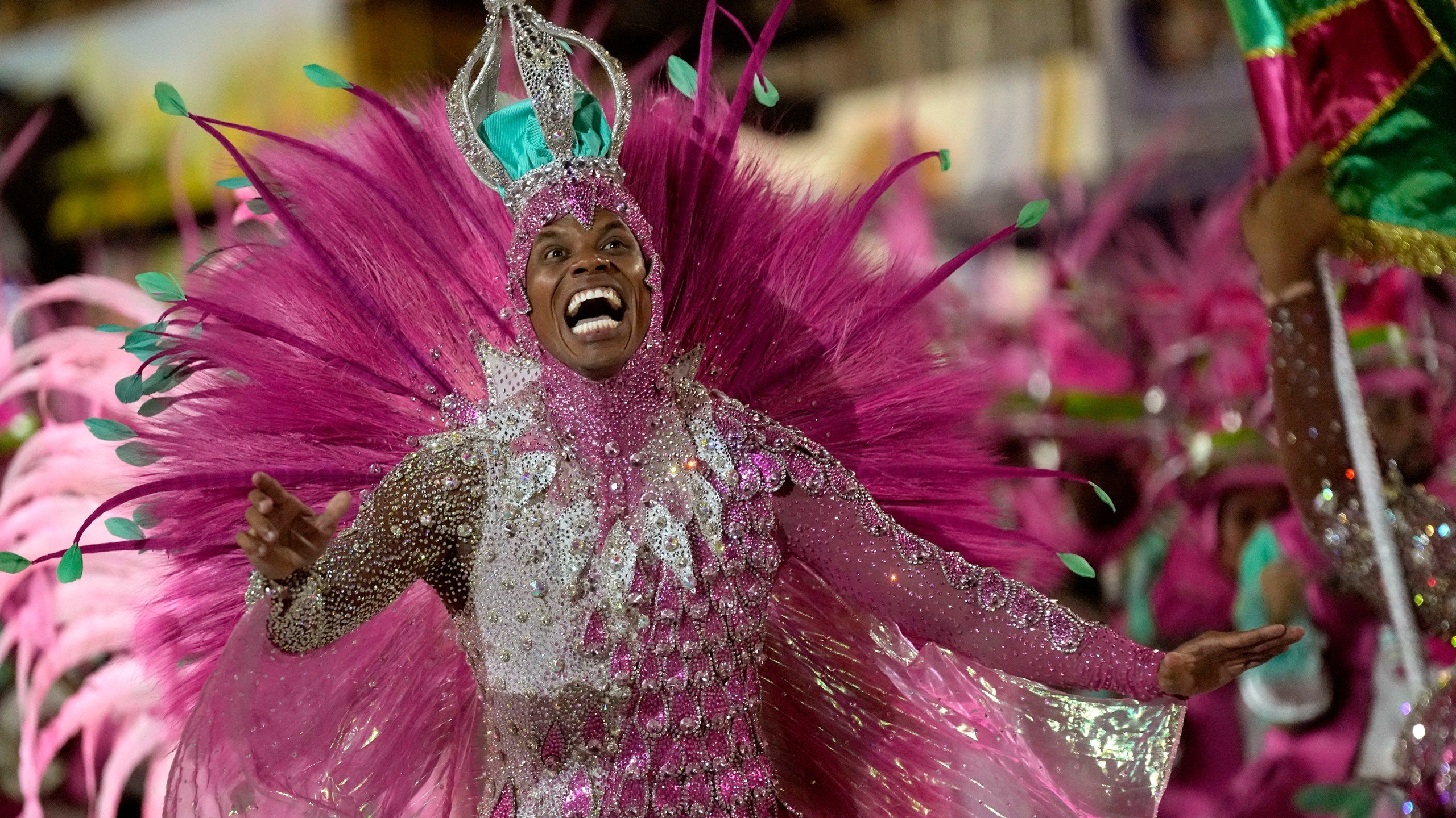 2560x1440 Rio's Carnival Parade Returns After Long Pandemic Hiatus. Eyewitness News (WEHT WTVW)