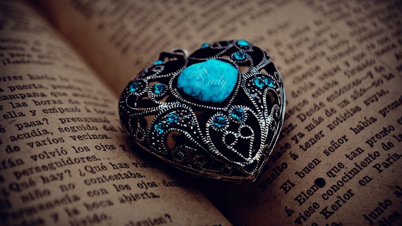 1280x720 Wallpaper Heart, Pendant, Book, Bookmark Wallpaper Jewelry