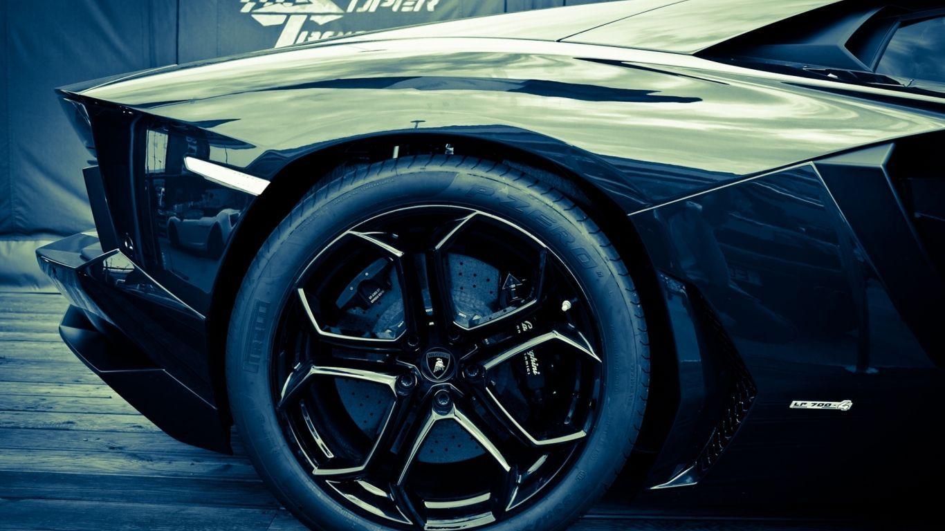 1366x768 Lamborghini Aventador HD 11931 wallpaper in 1366x768 resolution