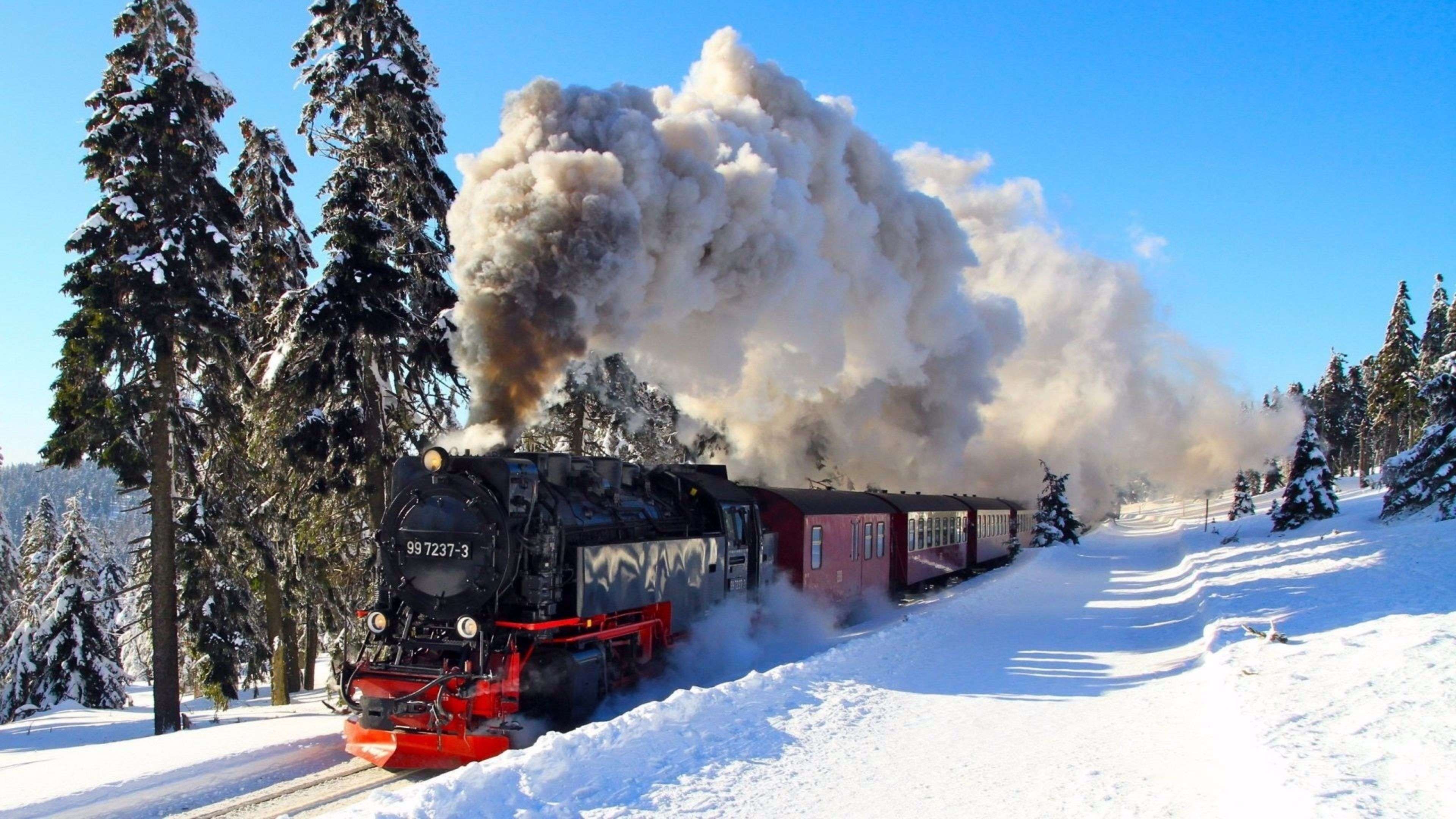 3840x2160 Winter Train Wallpaper 4k