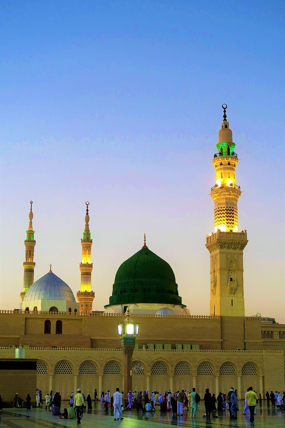 910x1365 Al Masjid Al Nabawi