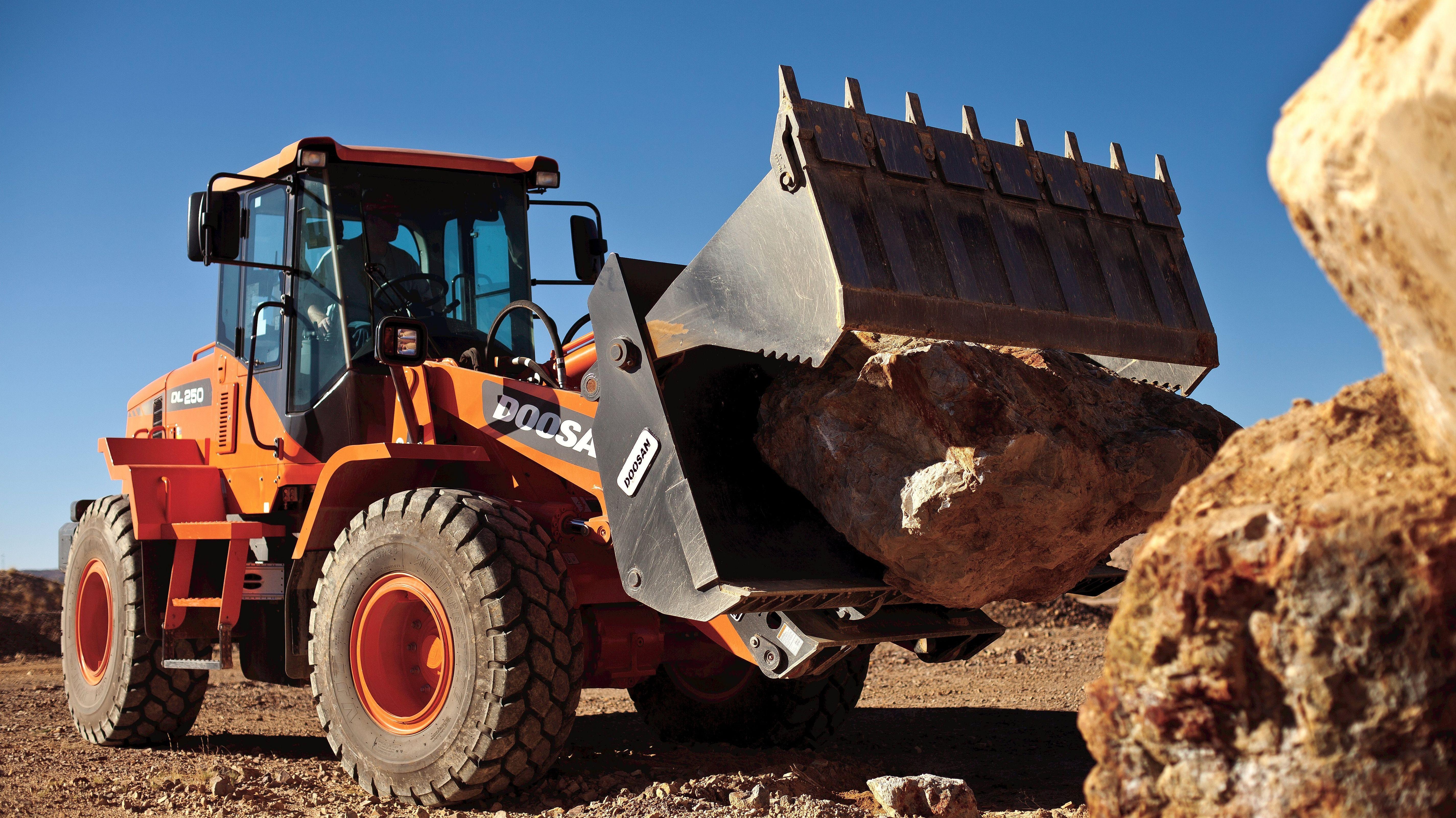 5700x3206 Doosan DL250 Wheel Loader Wallpaper:5700x3206