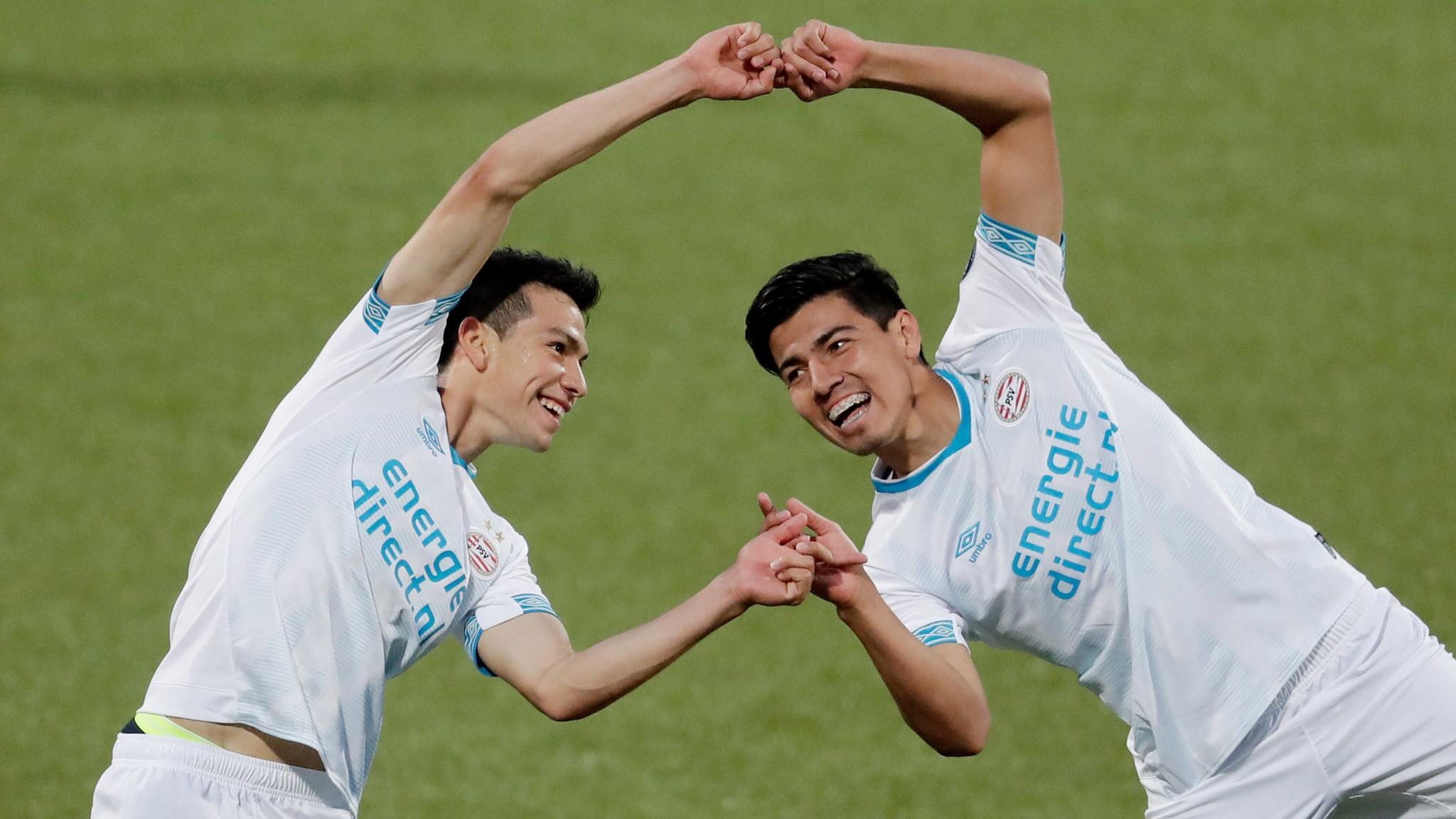 2048x1152 Hirving Lozano & Erick Gutiérrez Celebrate A Goal Together As PSV Maul Den Haag 7 0