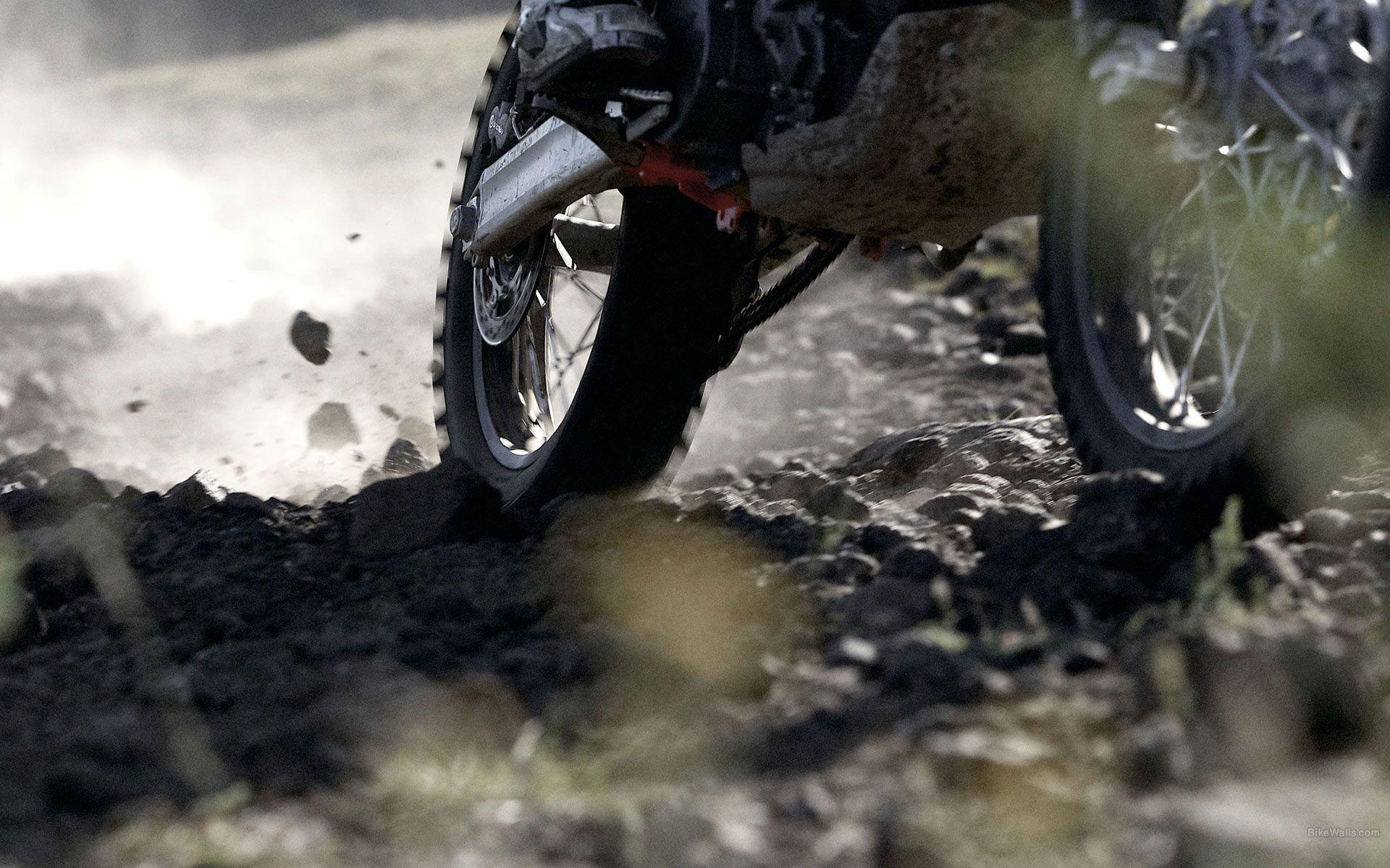 1920x1200 Enduro Wallpaper