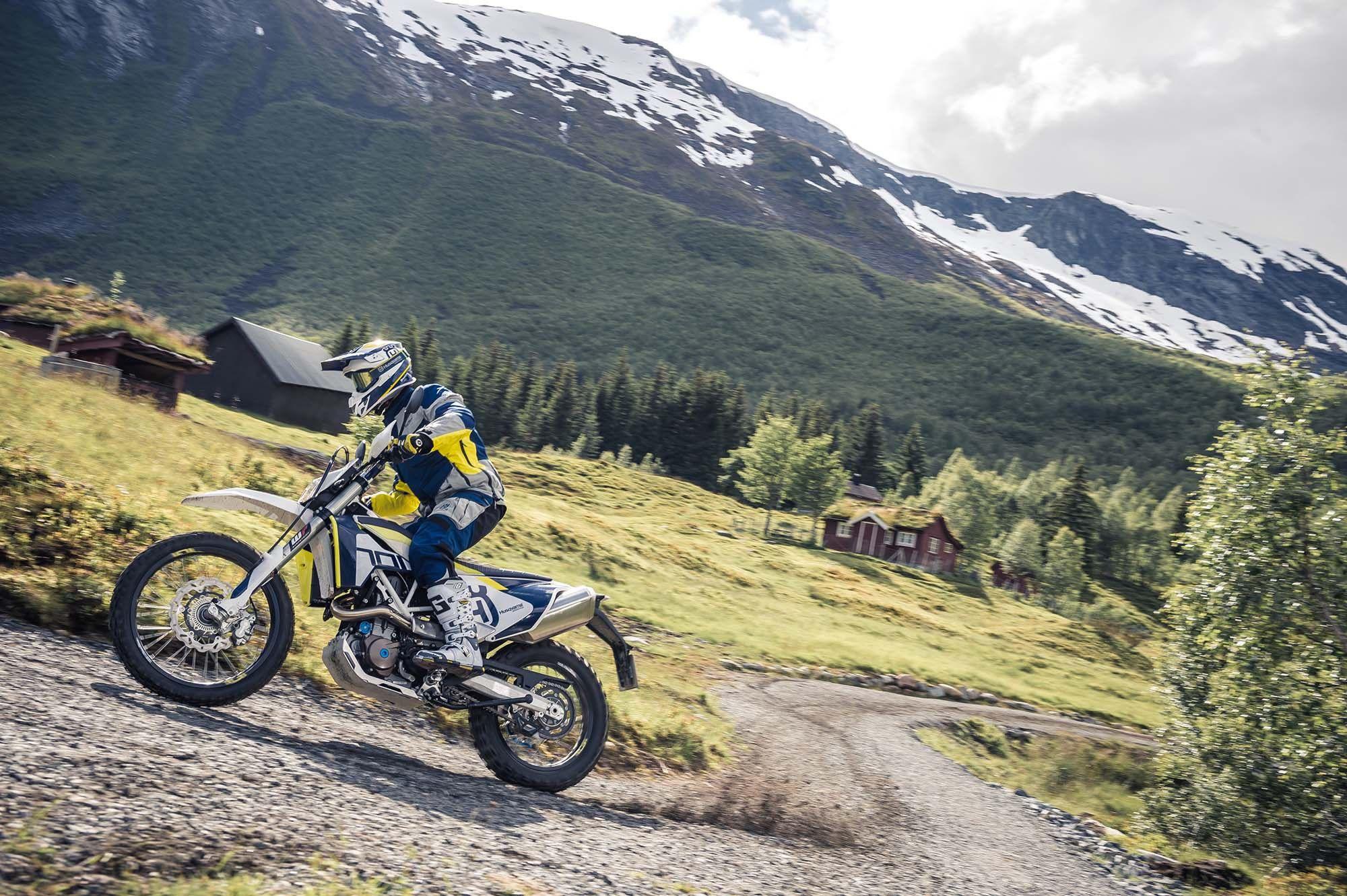 2000x1331 Husqvarna Enduro 701 Wallpaper
