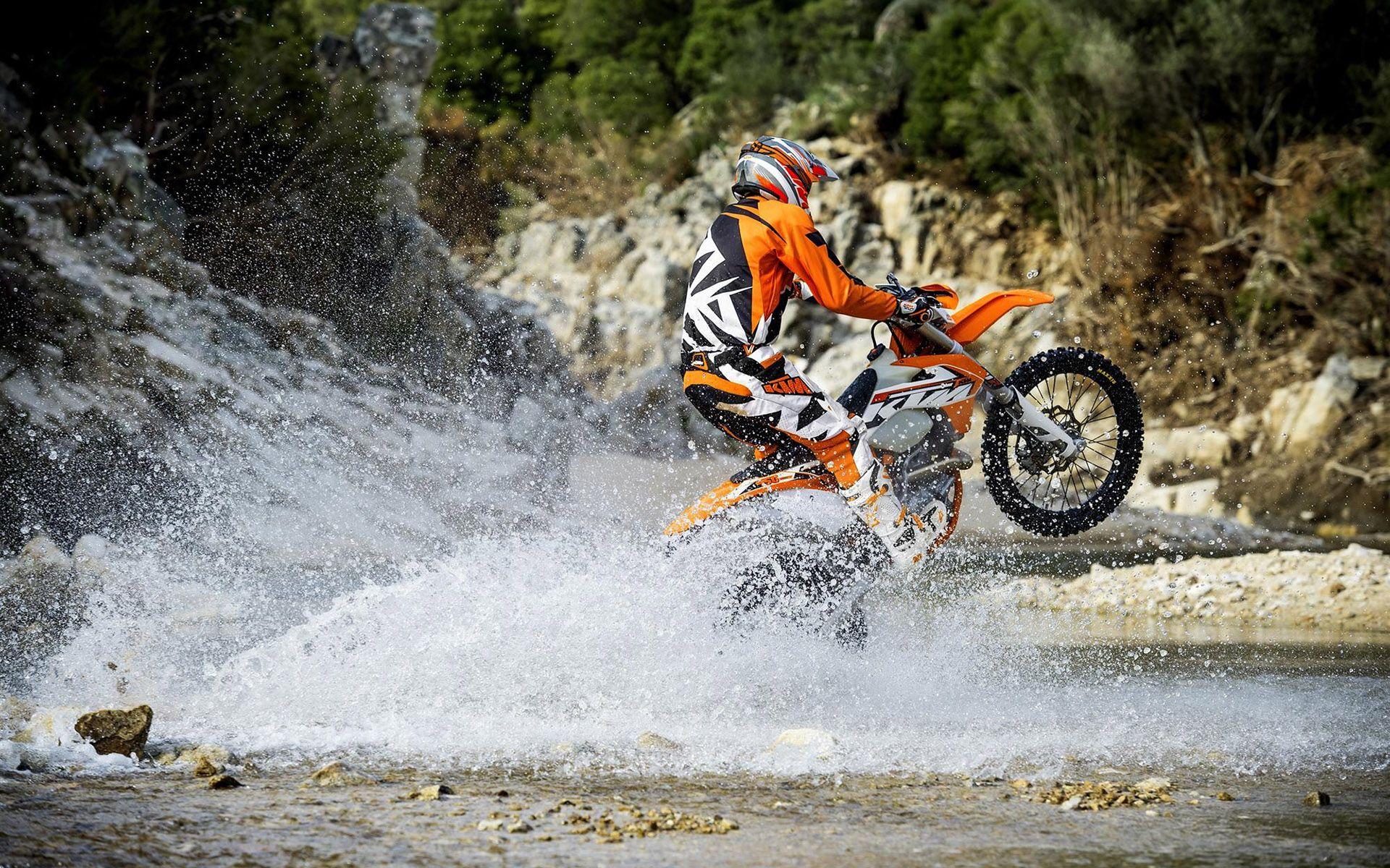 KTM Adventure на бездорожье