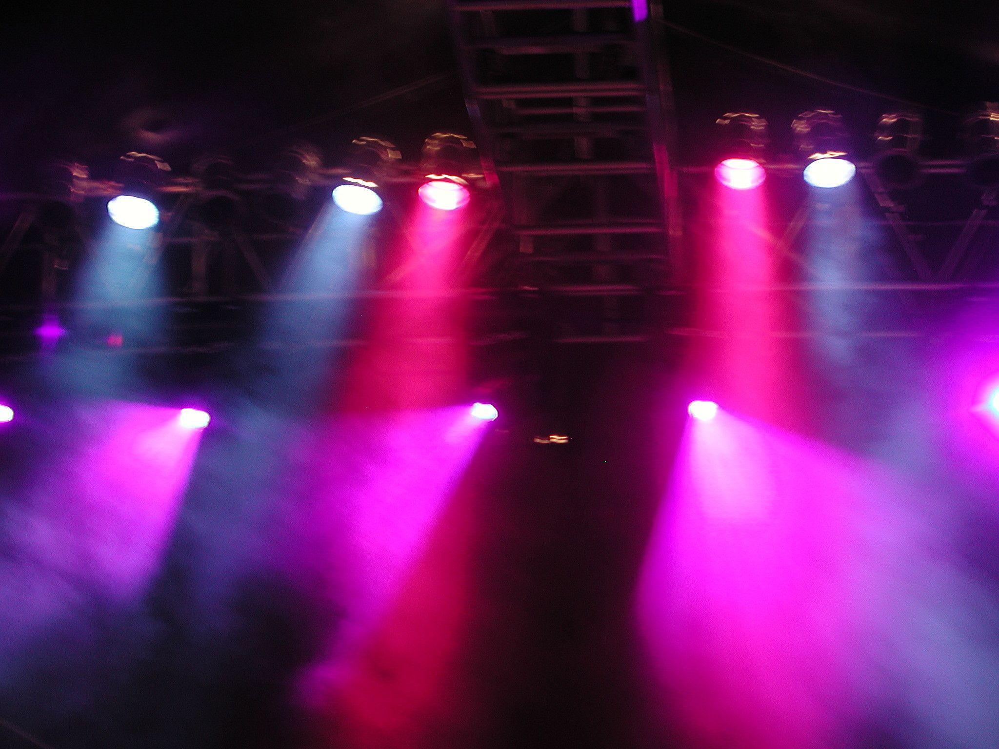 2048x1536 Concert Stage Wallpaper