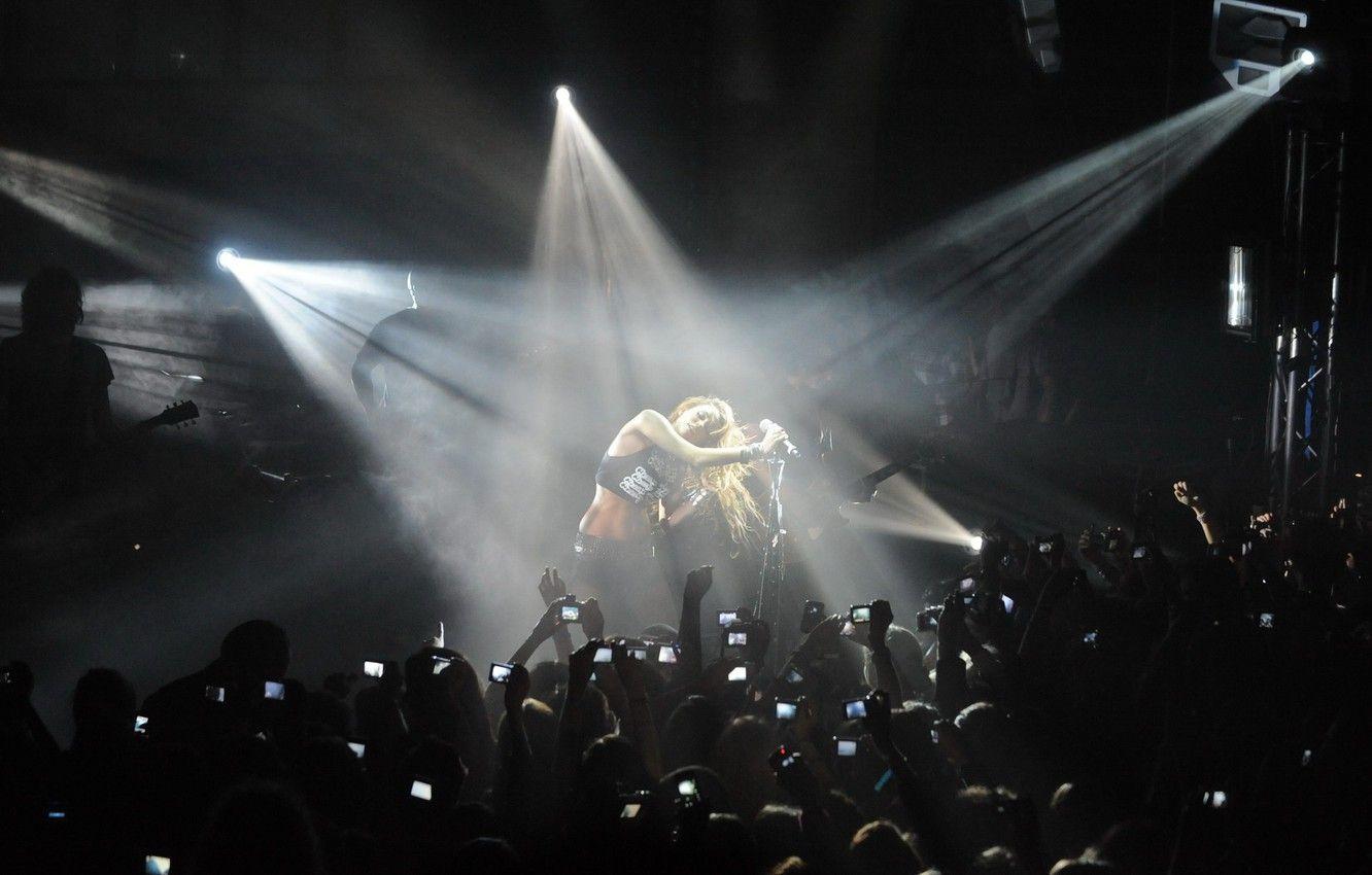 1332x850 Wallpaper light, concert, the audience, miley cyrus image for desktop, section музыка