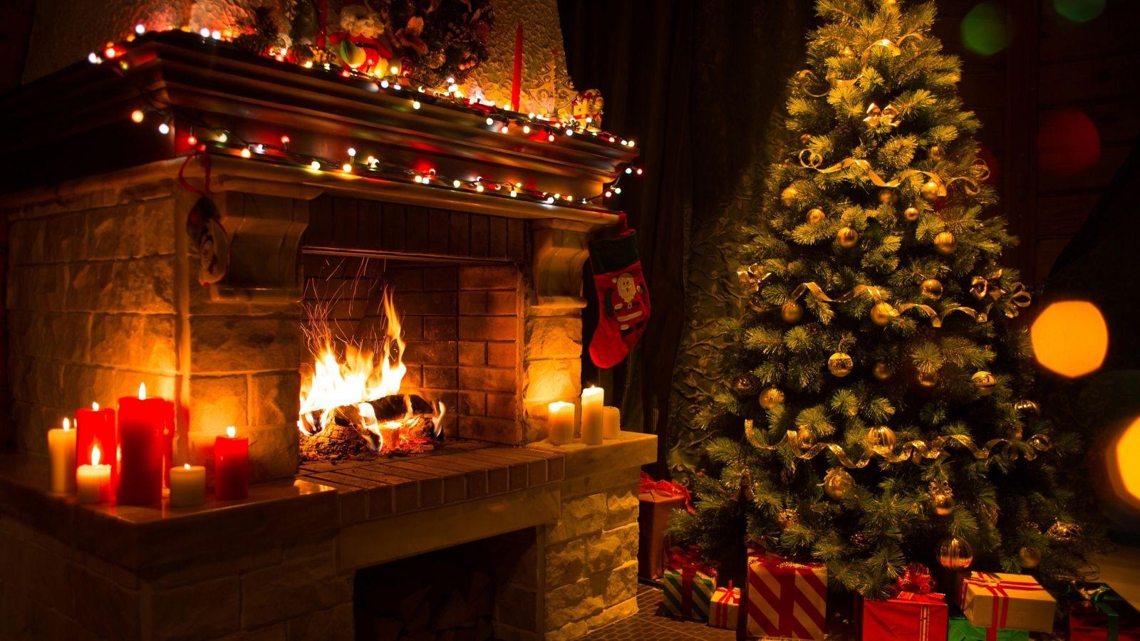 1600x900 Christmas Home Decorations 1600 x 900 HDTV Wallpaper