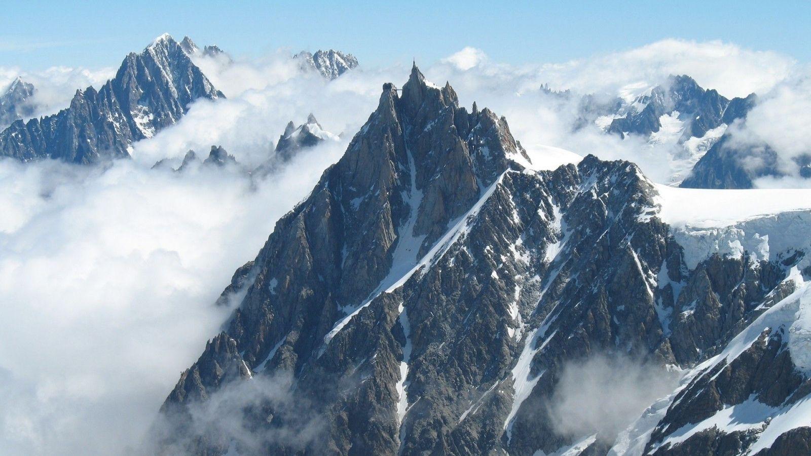 1600x900 Mountain Wallpaper