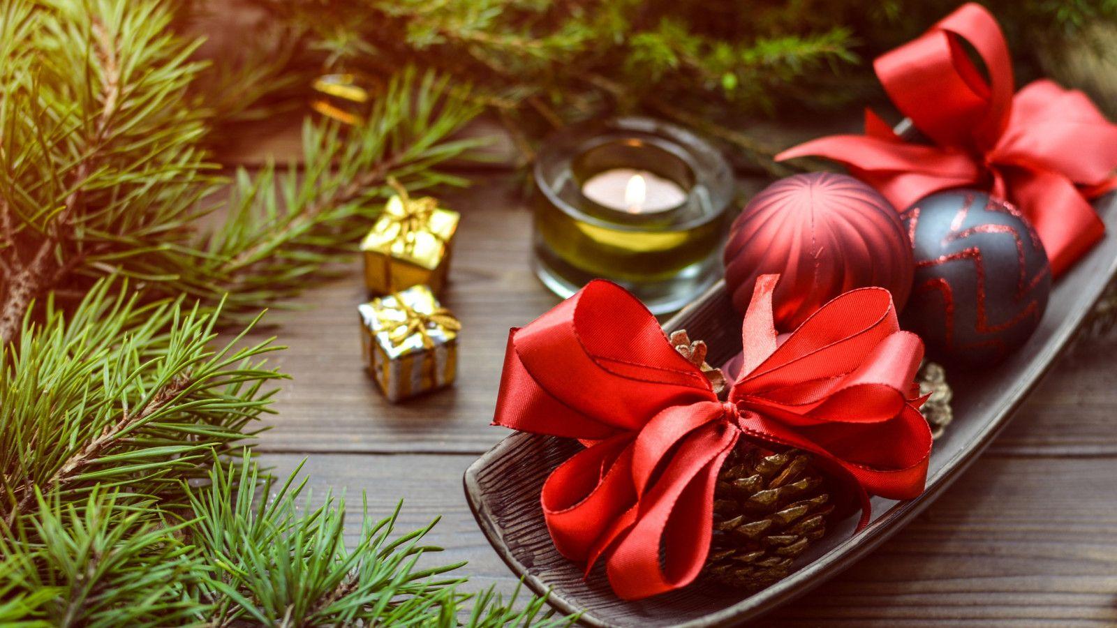 1600x900 Download wallpaper: Christmas ornaments 1600x900