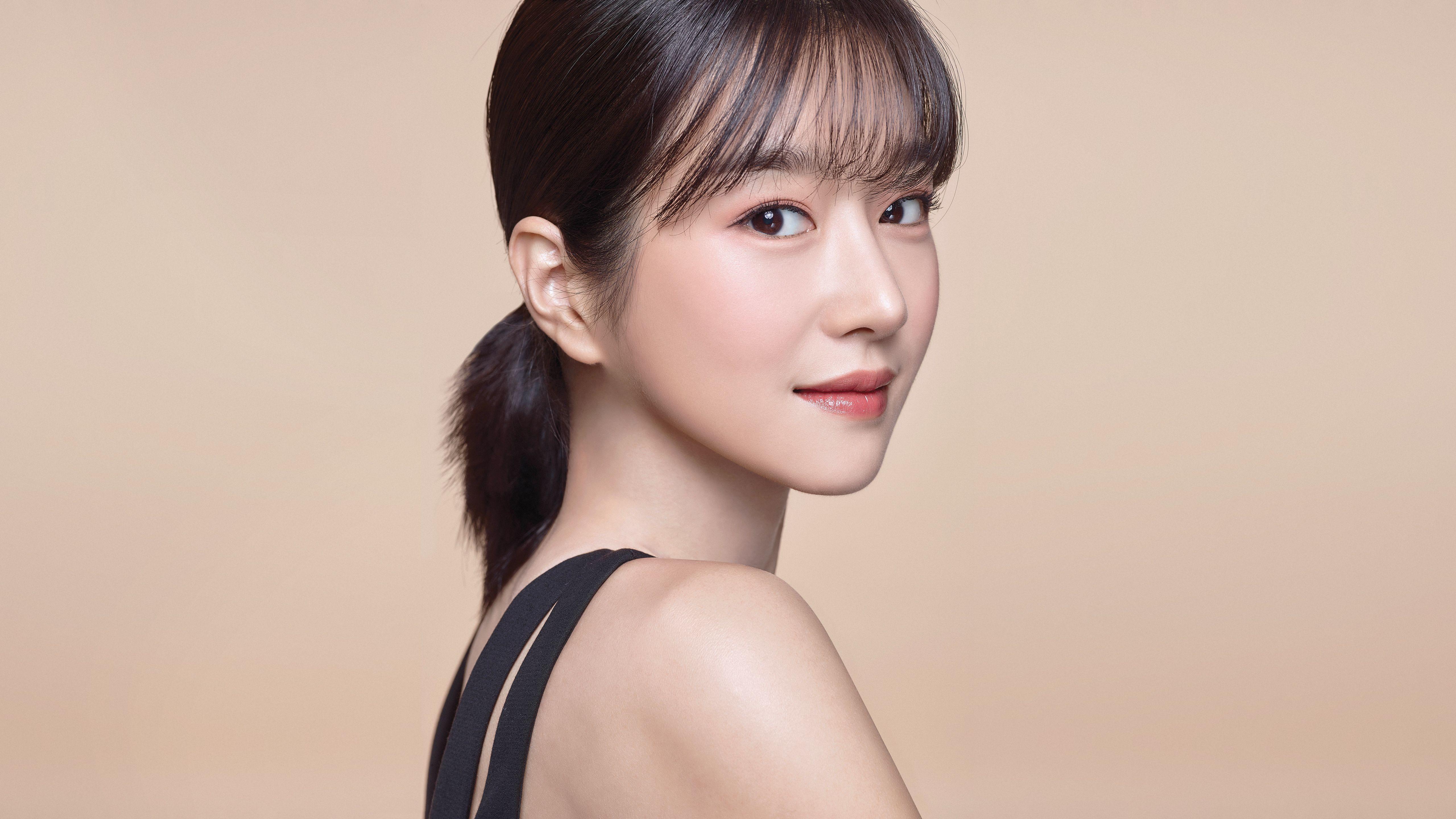 5120x2880 Seo Yeji Wallpaper 4K