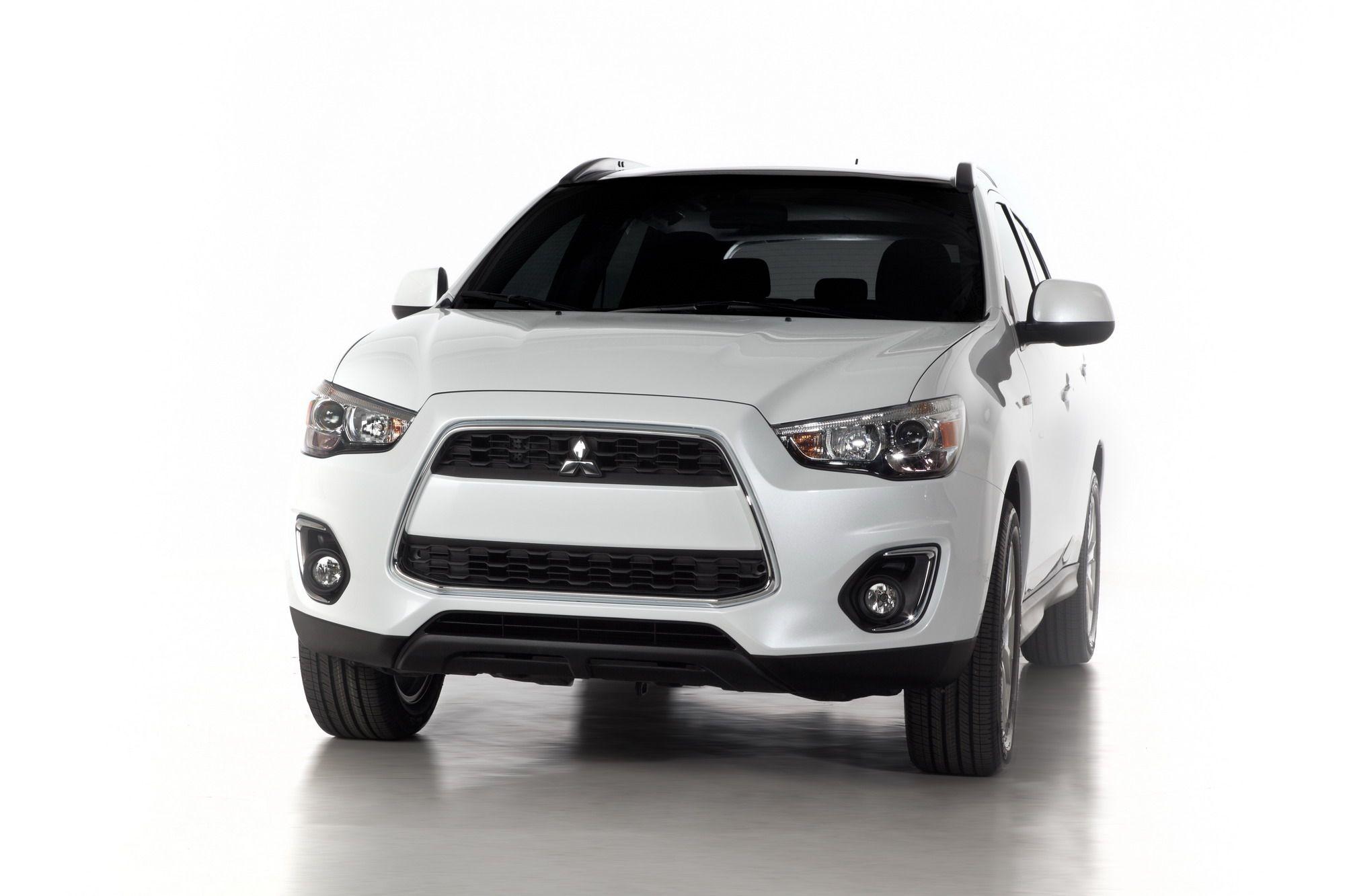 2000x1333 Mitsubishi Outlander Sport Picture, Photo, Wallpaper