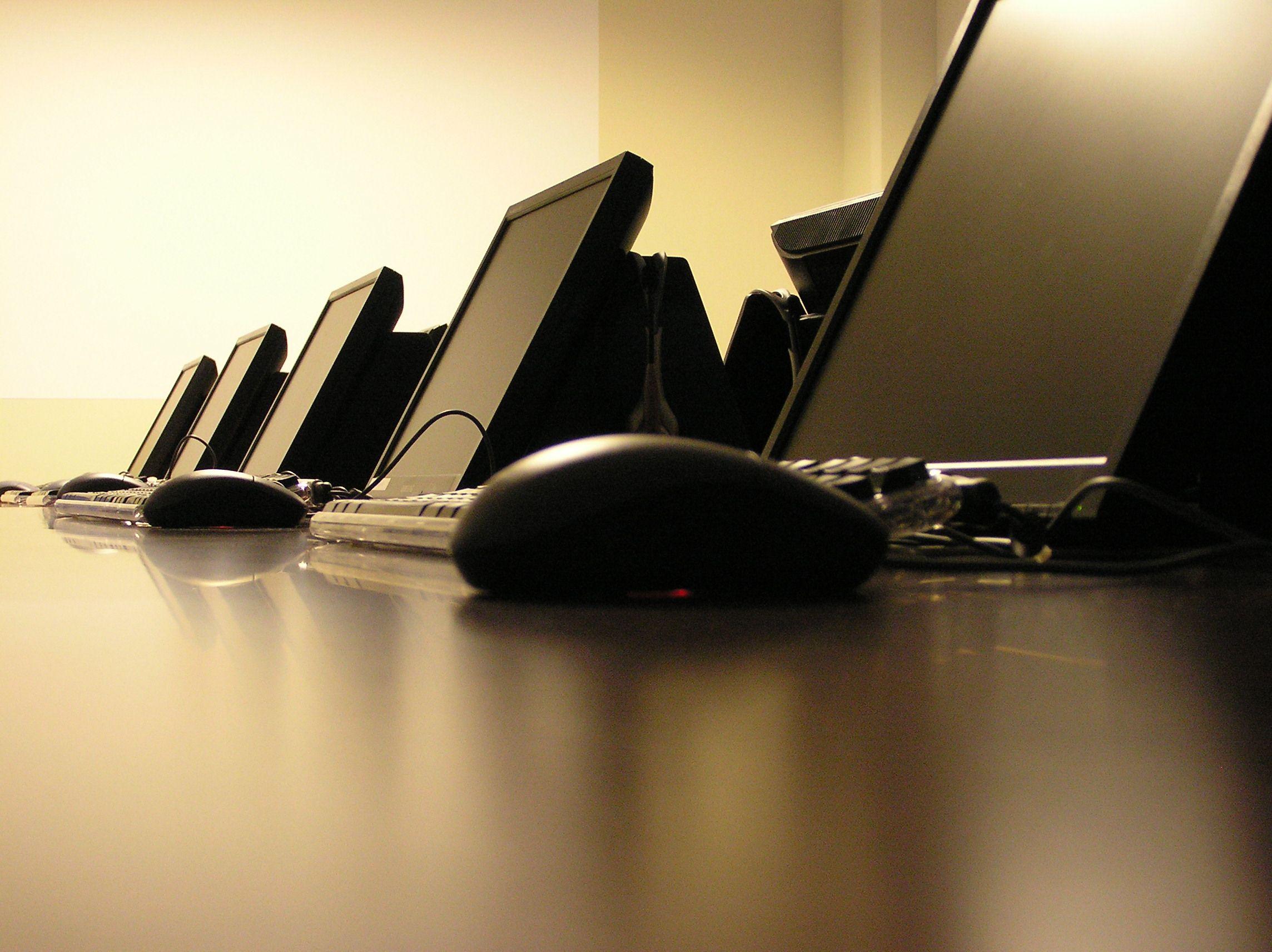 2288x1712 Outsourcing IT Support
