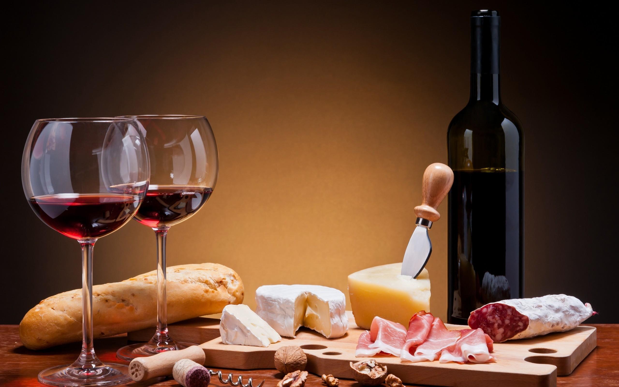 2560x1600 Wine And Cheese Wallpaper