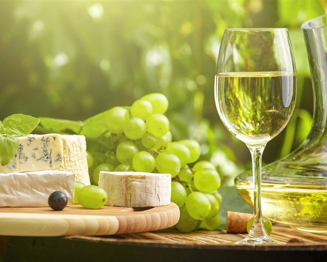 1280x1024 Wallpaper Green grapes, wine, glass cup, cheese 3840x2160 UHD 4K Picture, Image