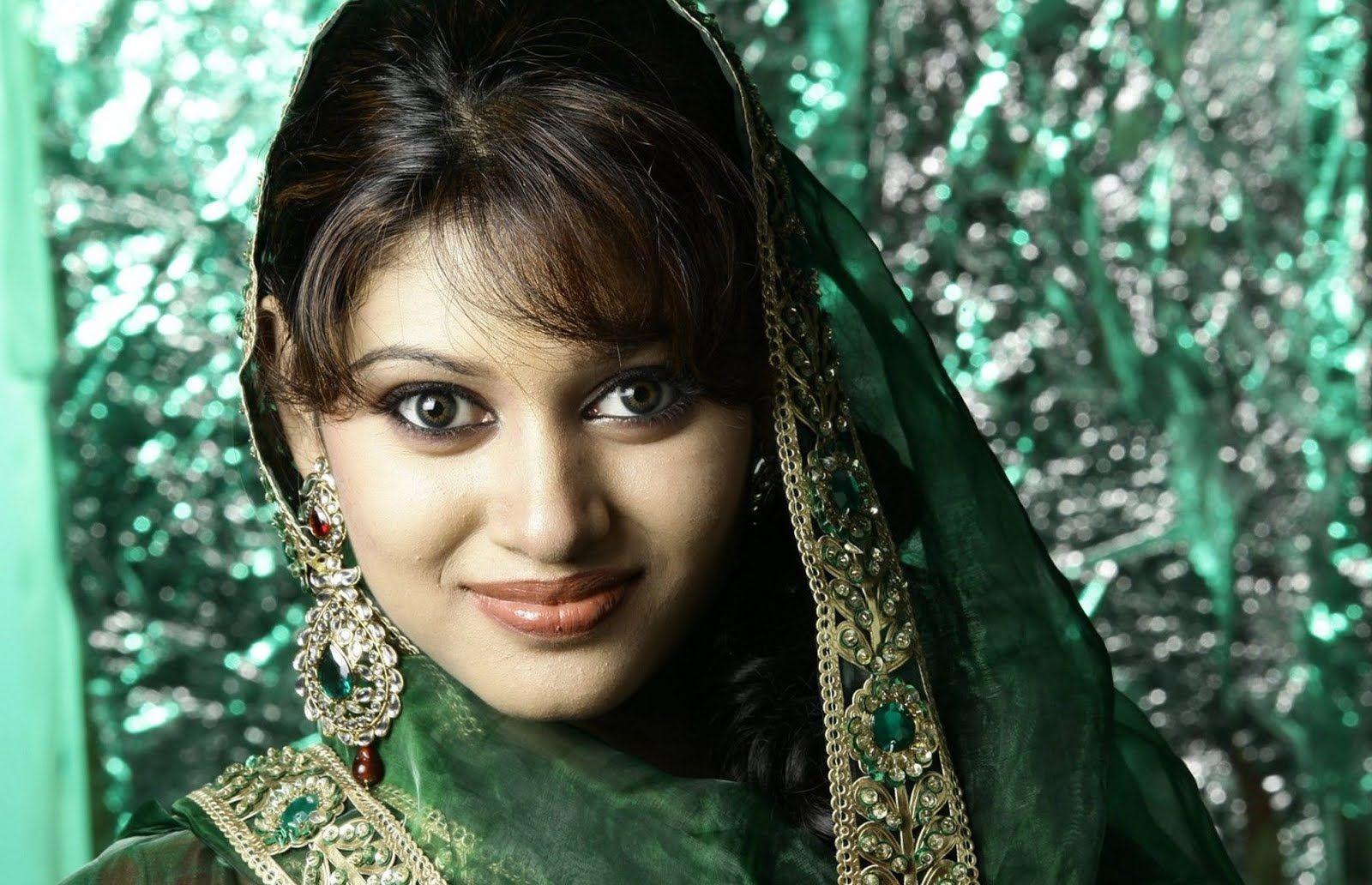 1600x1032 Oviya Laptop Wallpaper .