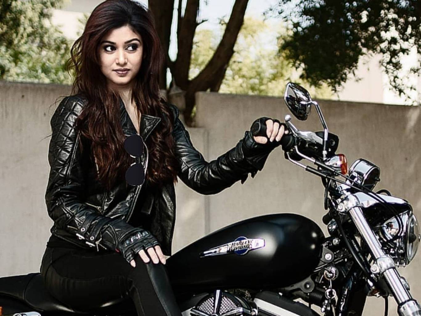 1366x1024 Oviya Helen HD Wallpaper. Latest Oviya Helen Wallpaper HD Free Download (1080p to 2K)