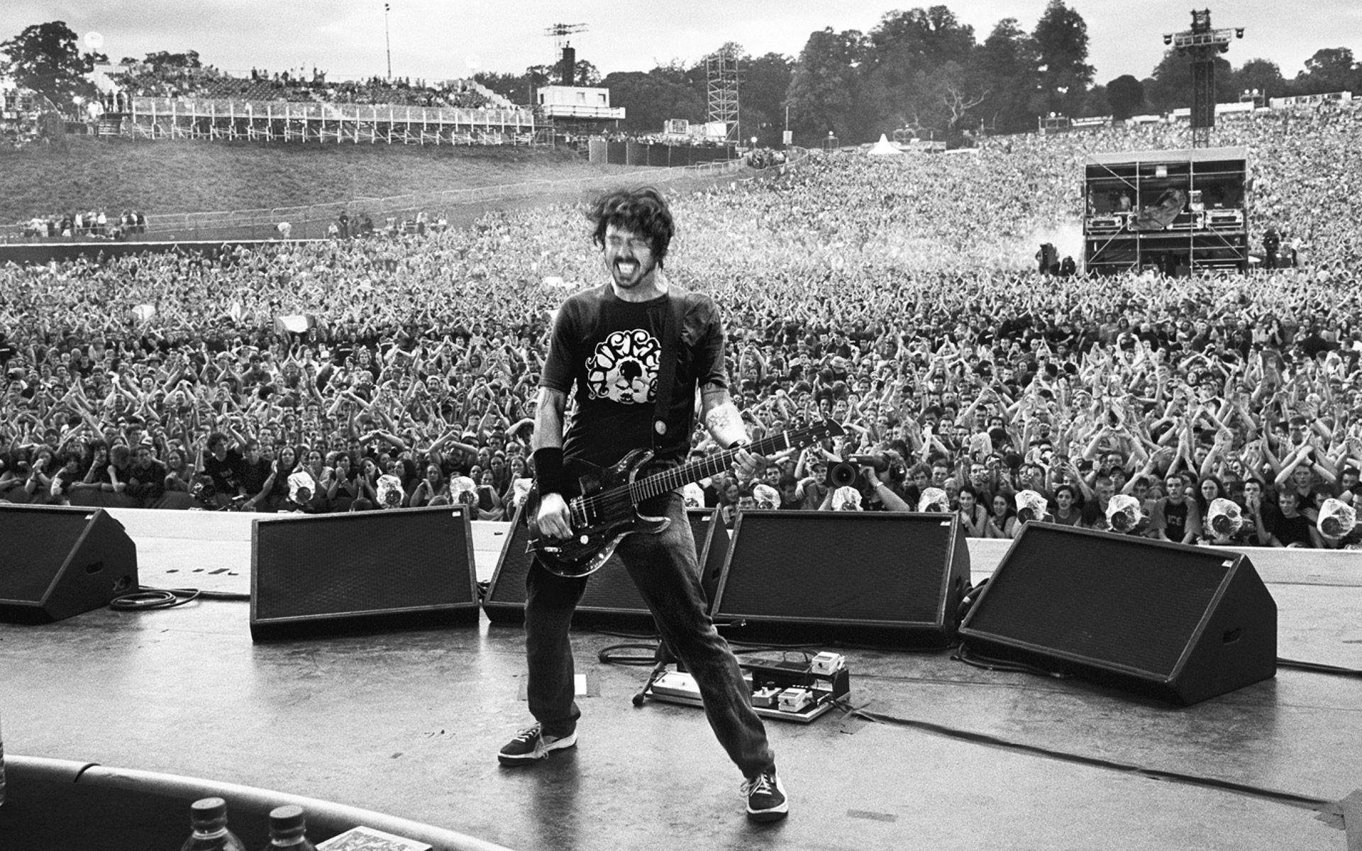 1920x1200 Free download foo fighters wallpaper live in concert [1920x1200] for your Desktop, Mobile & Tablet. Explore Foo Fighters Wallpaper. Dave Grohl Wallpaper, Foo Fighters iPhone Wallpaper, Foo Fighters Wallpaper HD