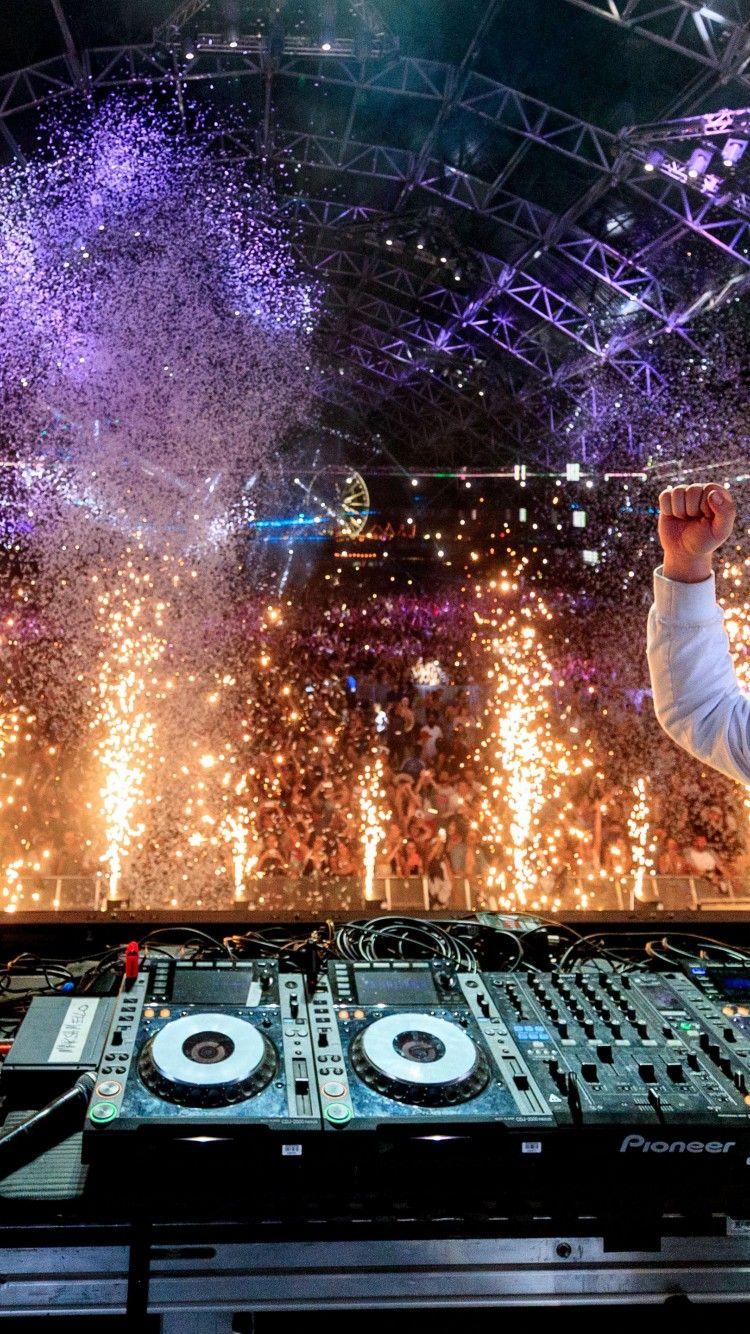 750x1334 Free Download Marshmello Live Concert Wallpaper for Desktop and Mobiles iPhone 6 / 6S
