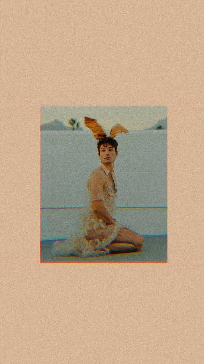 716x1280 Ezra Miller discovered