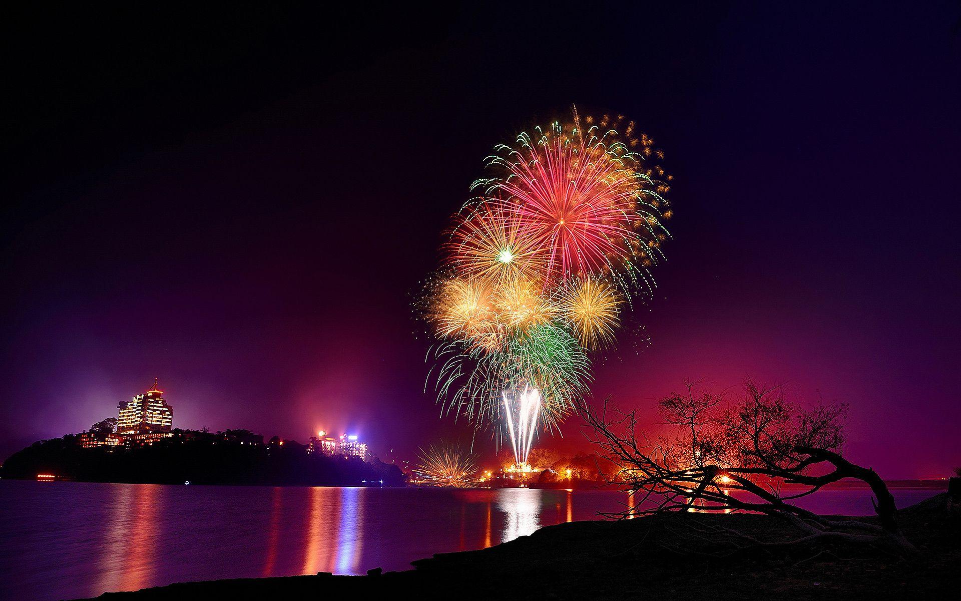 1920x1200 Fireworks city night