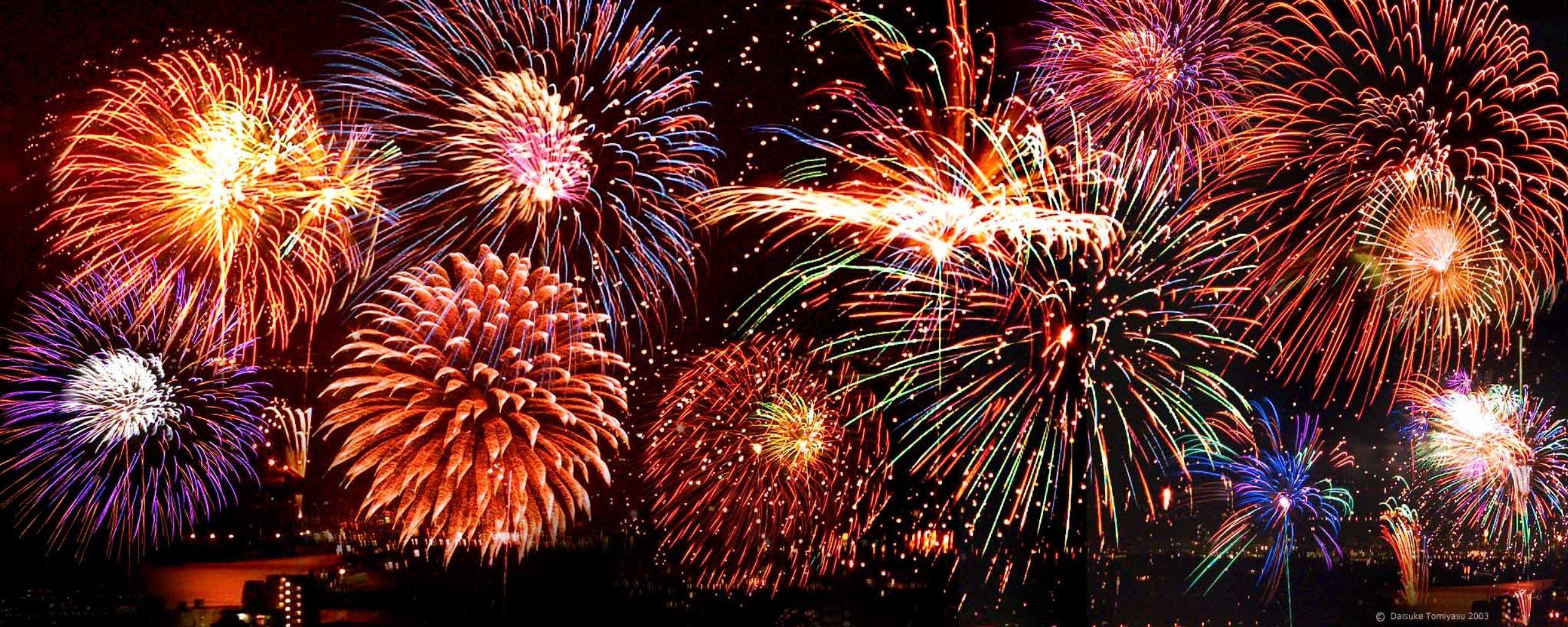 2560x1024 Free Fireworks wallpaperx1024