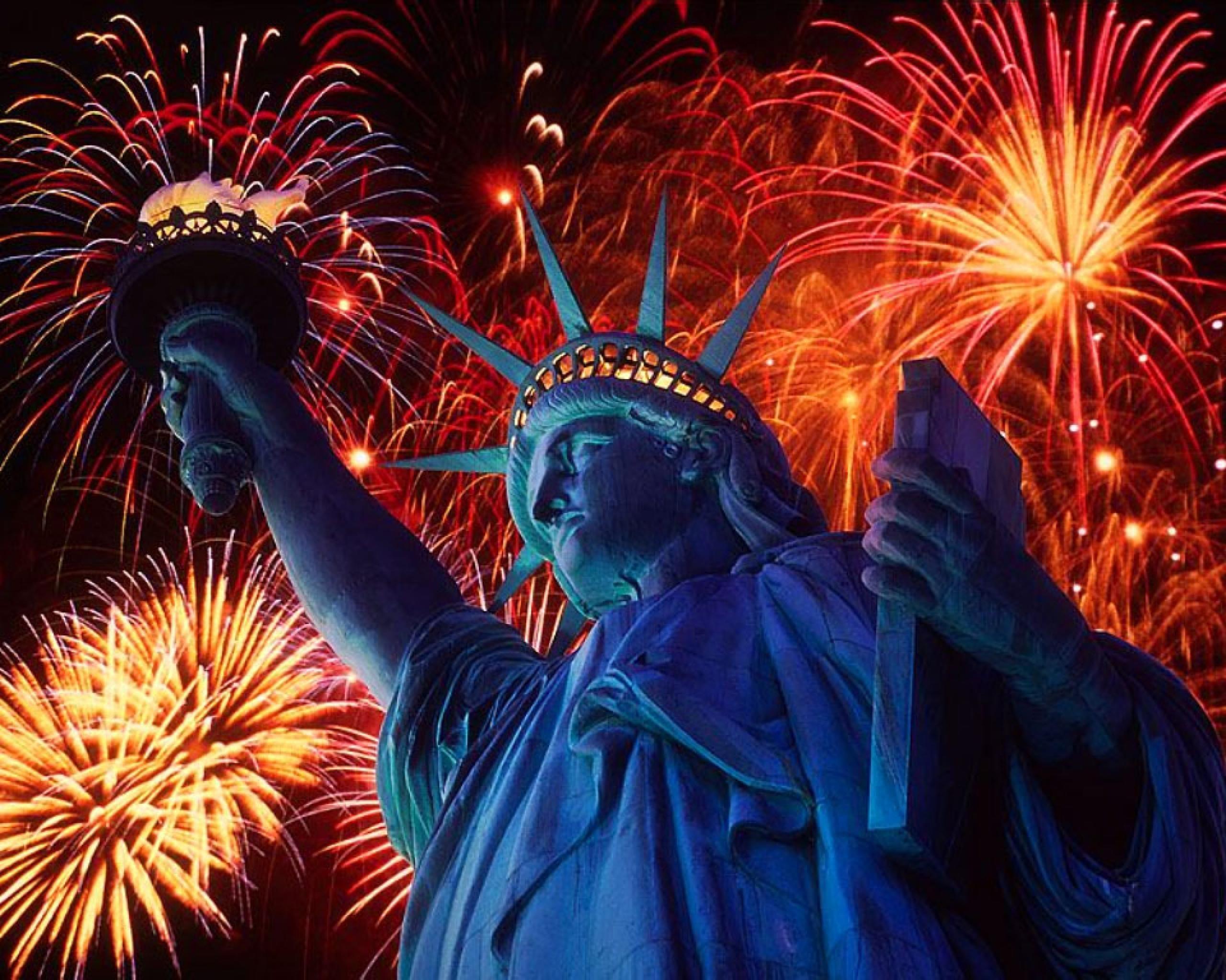 2560x2048 Beach Fireworks 4th July Wallpaper .