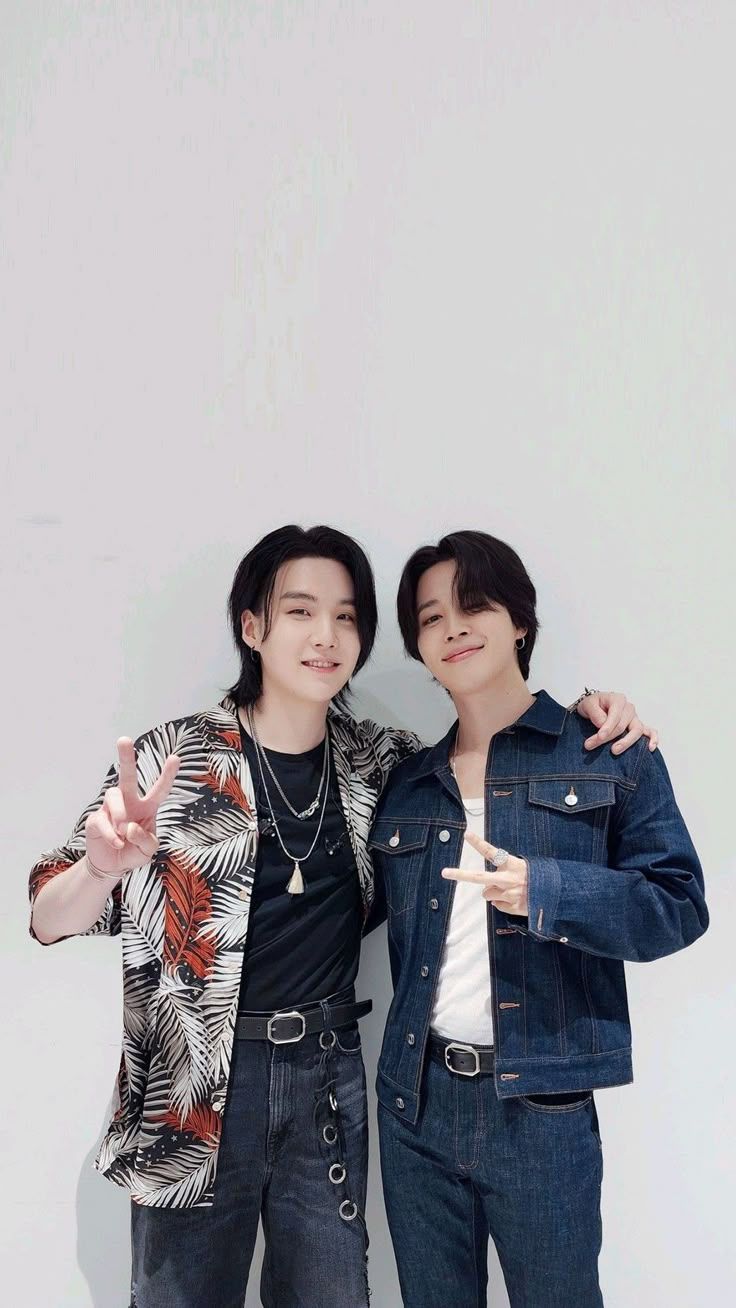 736x1308 Suga & Jimin D. Suga D DAY TOUR Wallpaper