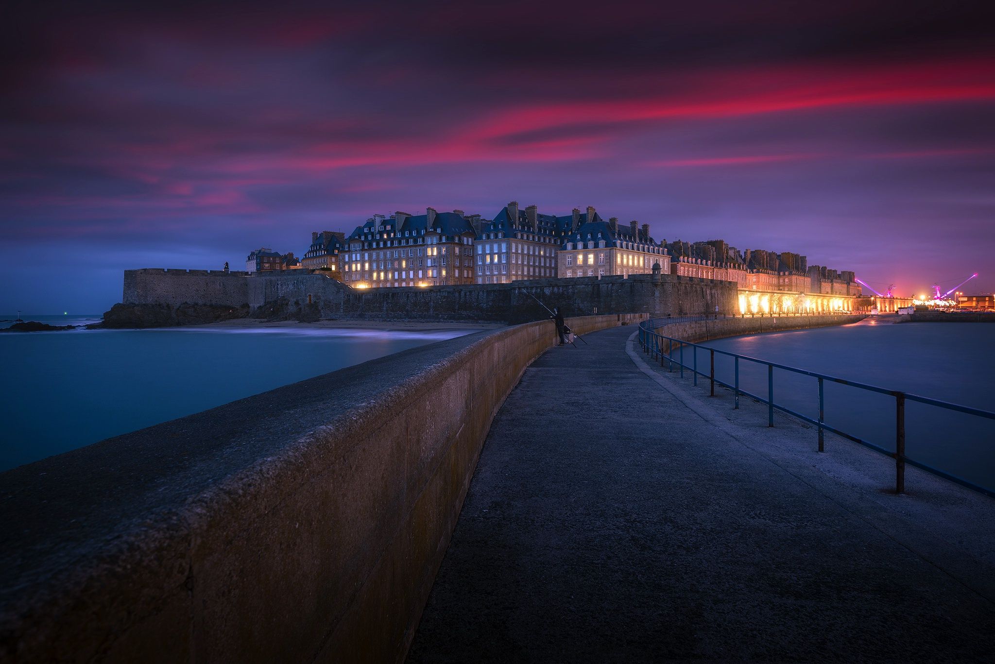 2048x1367 Wallpaper sea, the city, shore 2K for phone and desktop
