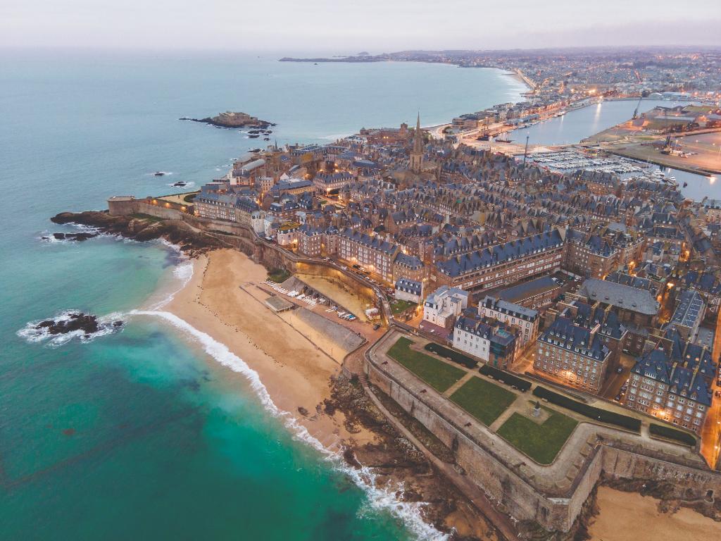 1024x768 French City Break: Saint Malo