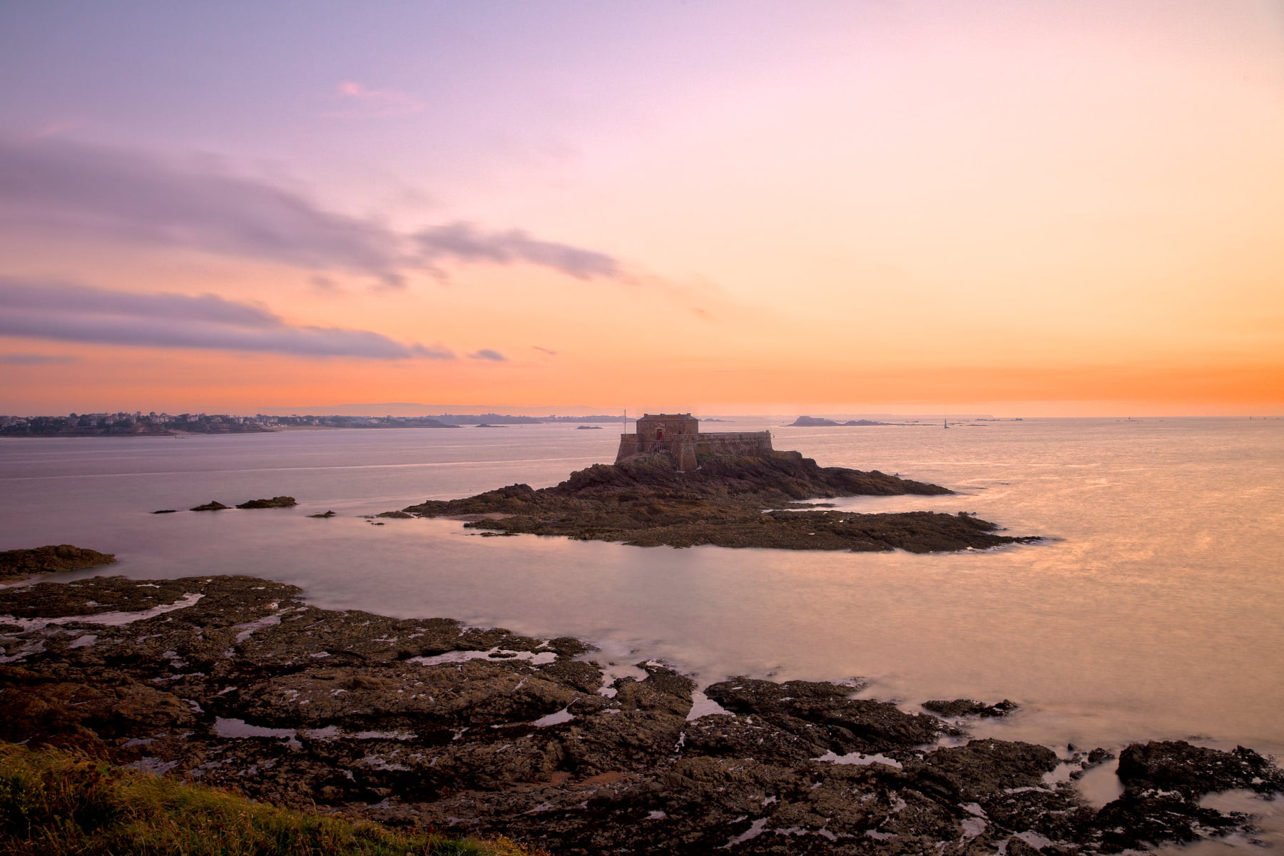 1800x1200 Stone Castle Surrounded By Body Of Water Near Rocky Seashore, Saint Malo HD Wallpaper