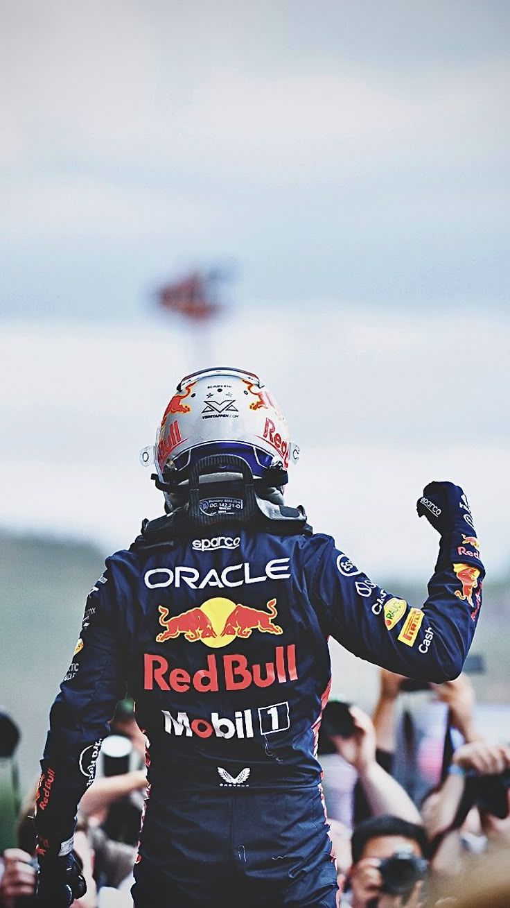 736x1309 Max Verstappen