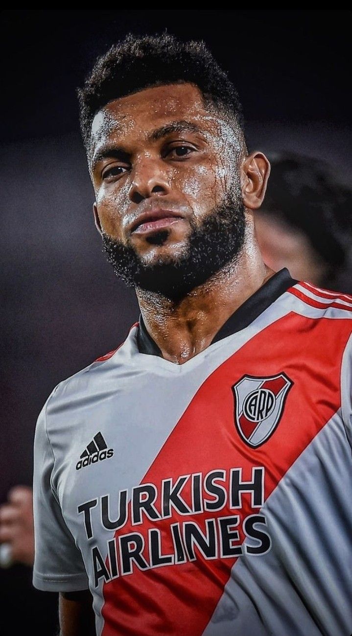 719x1299 Miguel Borja
