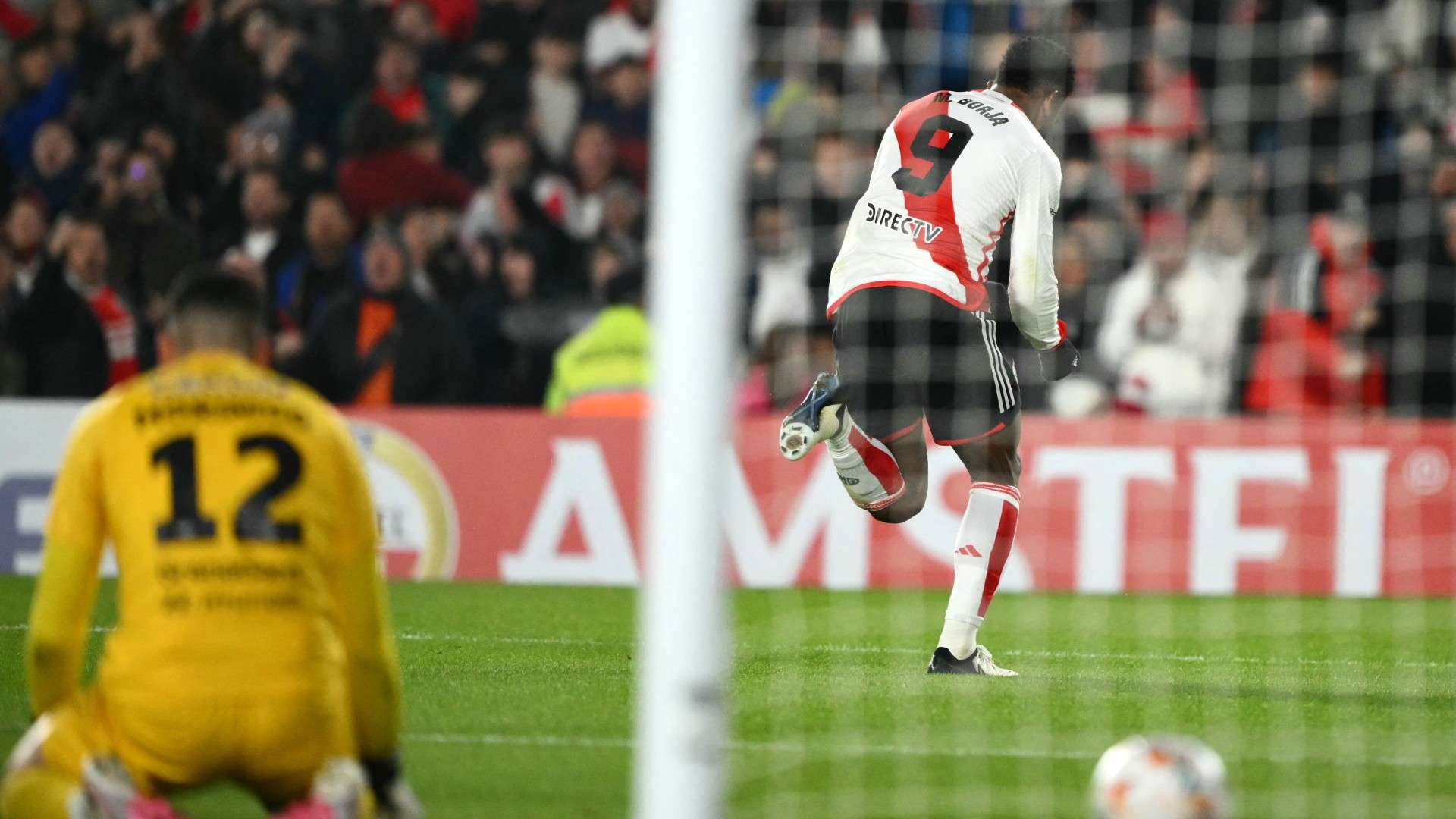 1920x1080 VIDEO: ¡Media Vuelta Y A Volar! Miguel Borja Metió Un Gol De Goleador Para El 1 0 De River A Libertad. Goal.com Espana