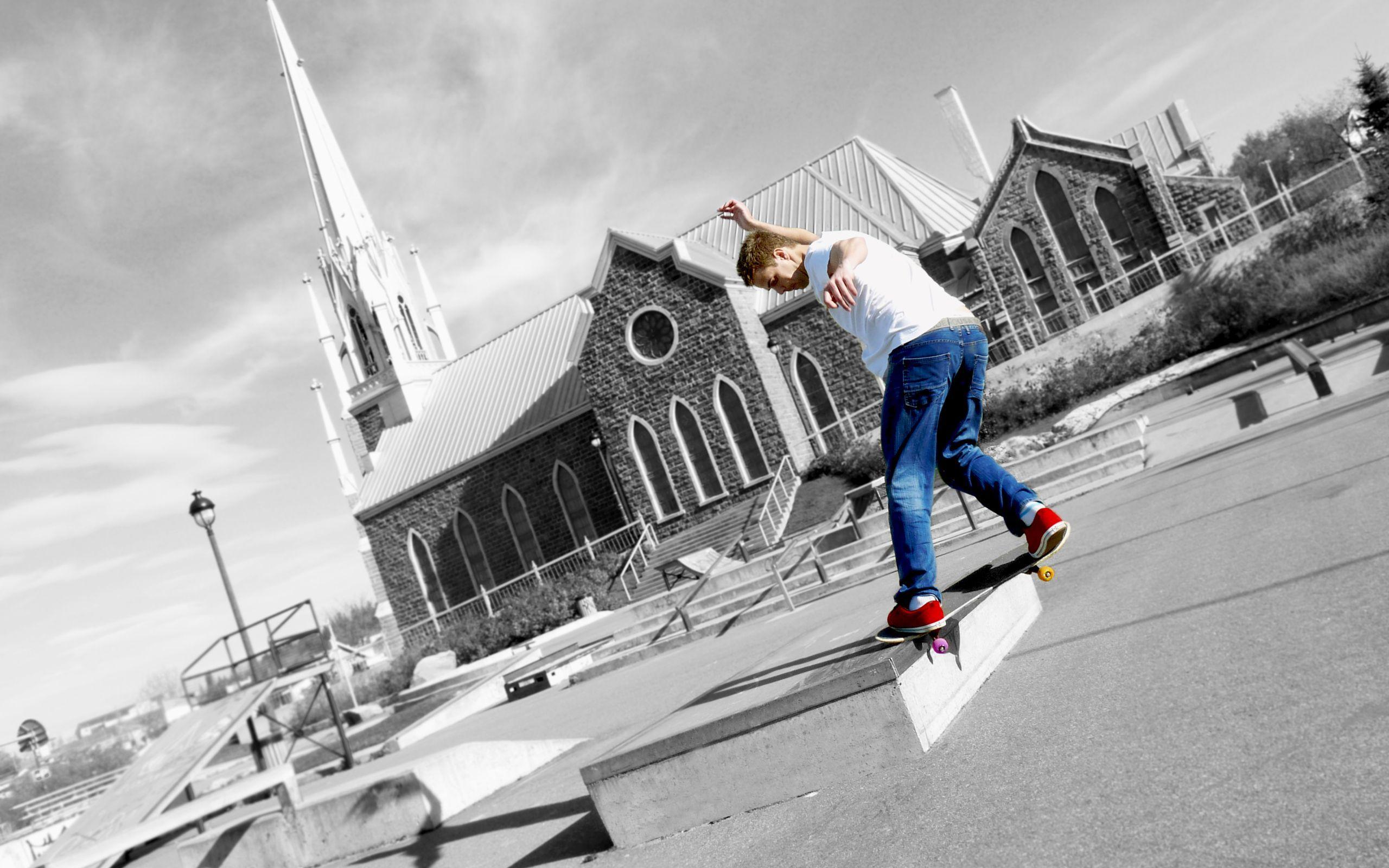 2560x1600 Skate Background