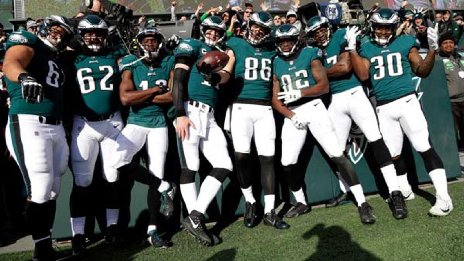 1600x900 Carson Wentz Tosses 3 Touchdowns, Eagles Beat Bears 31 3