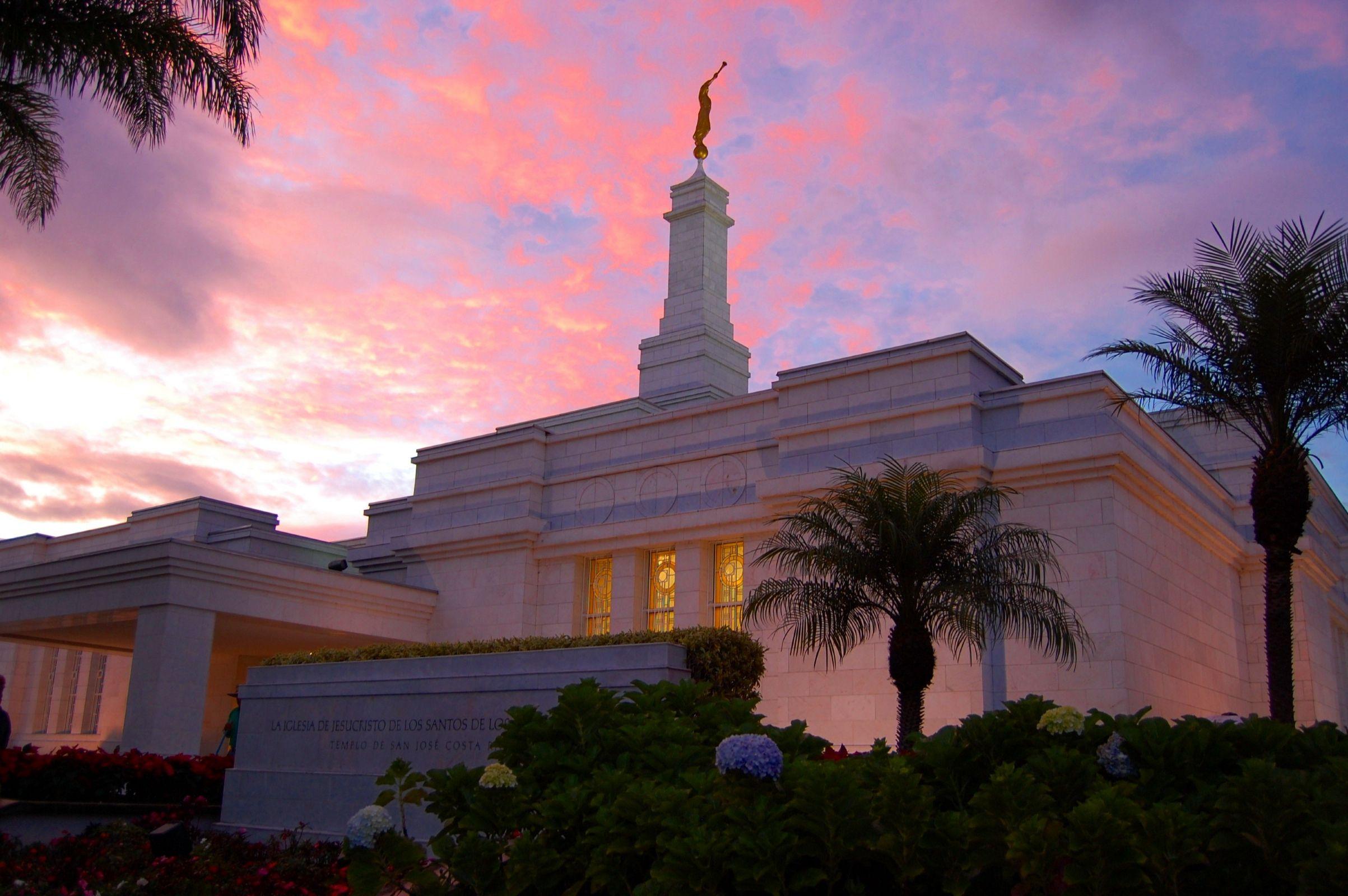 2406x1600 San José Costa Rica Temple