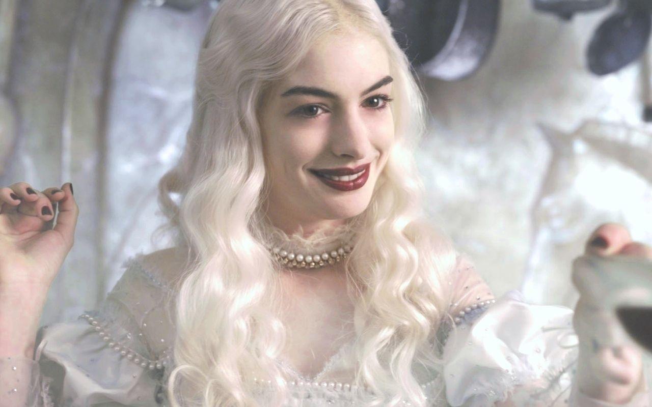 1280x800 White Queen Wallpaper