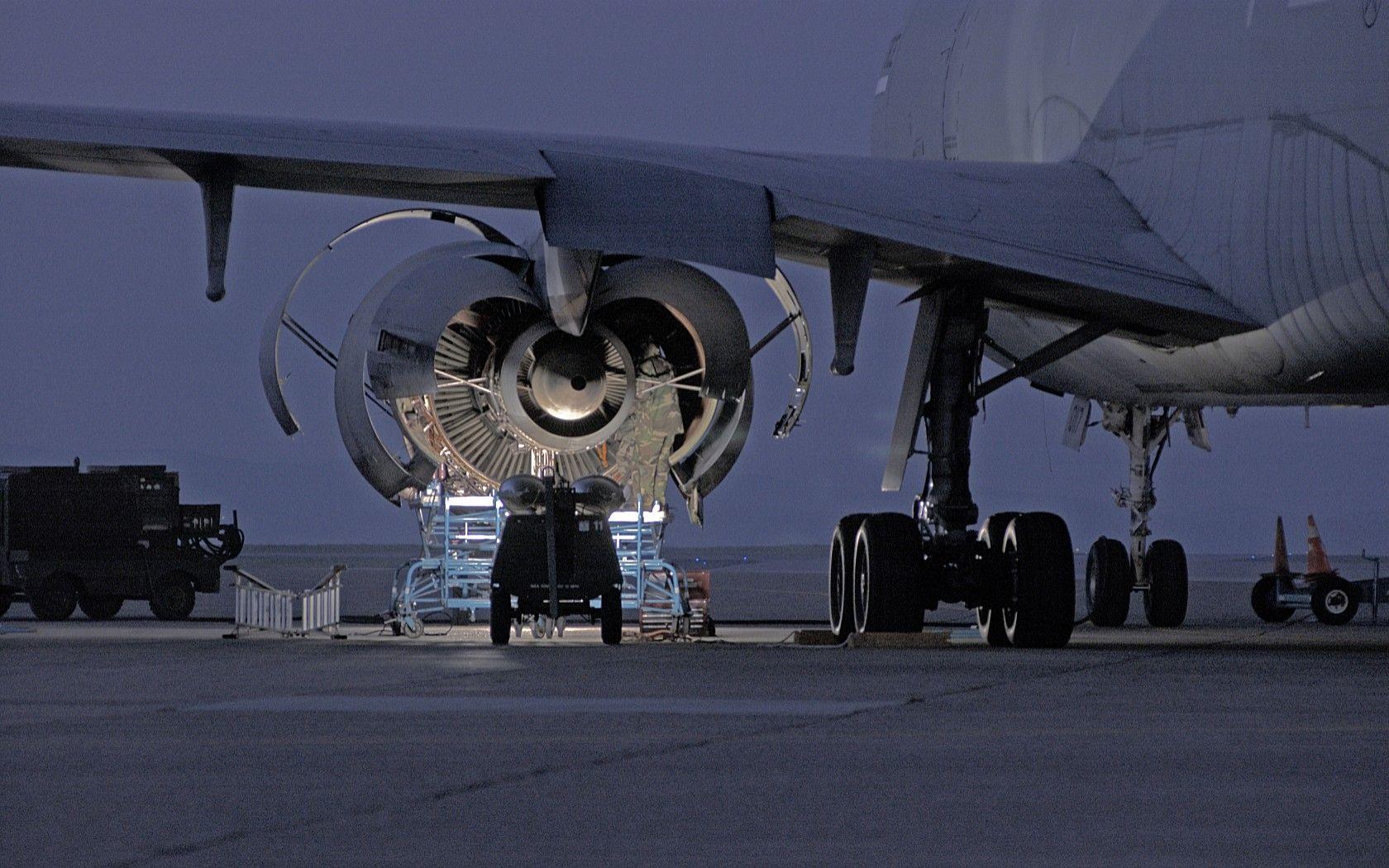 1680x1050 airplane Engine Inspection Engine Inspection