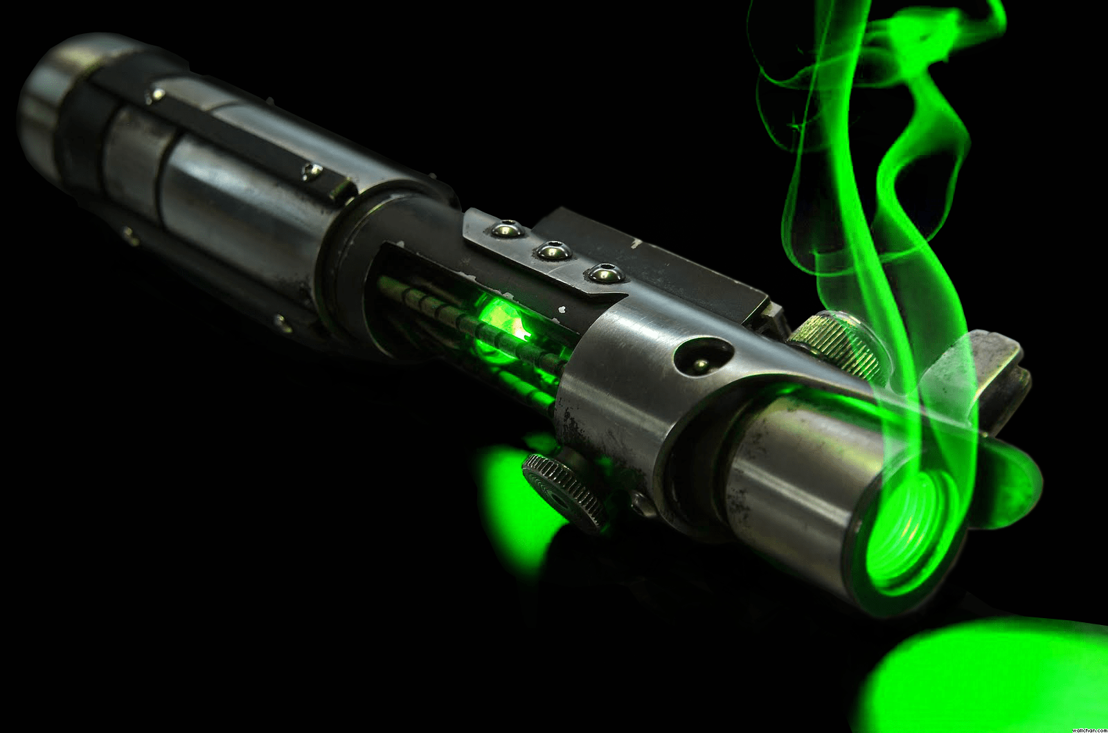 1600x1059 Green and Blue Lightsaber Wallpaper .