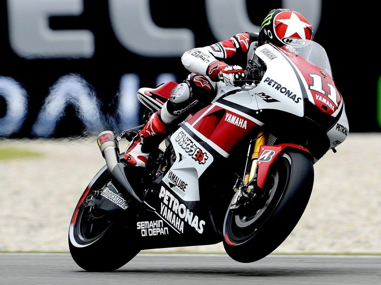 1600x1200 Awesome Yamaha Wallpaper