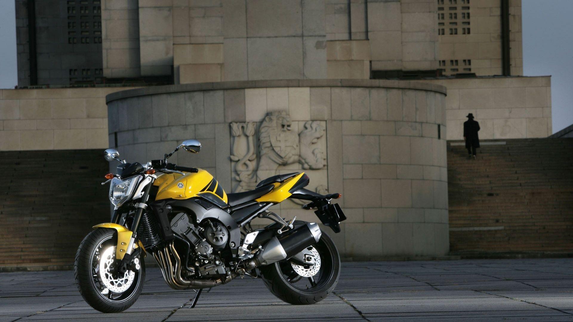 1920x1080 Yamaha FZ1 Side Angle Wallpaper