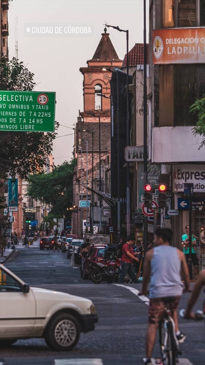720x1280 Cordoba street wallpaper
