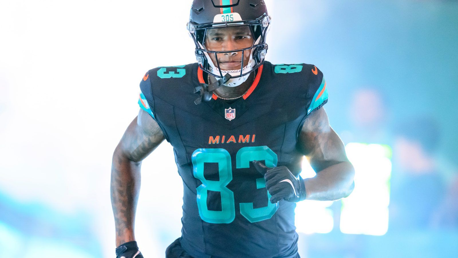 1600x900 Miami Dolphins' Darren Waller shows the good in sports